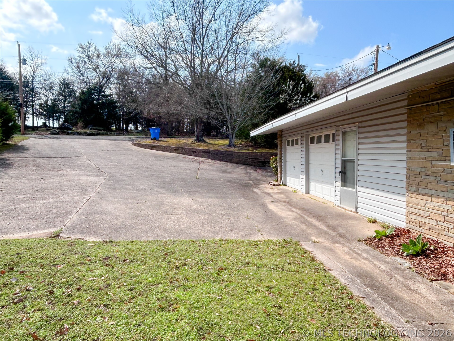 222 E Bk 705 Road Property Photo 33