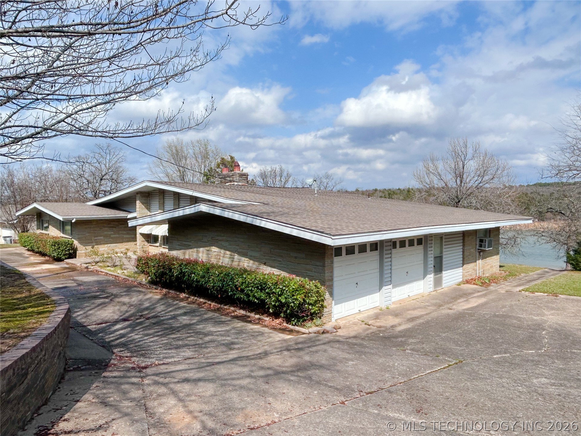 222 E Bk 705 Road Property Photo 34
