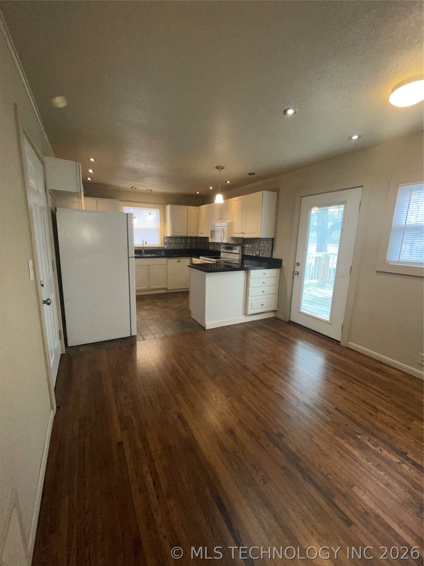 504 W Toledo Street Property Photo 4