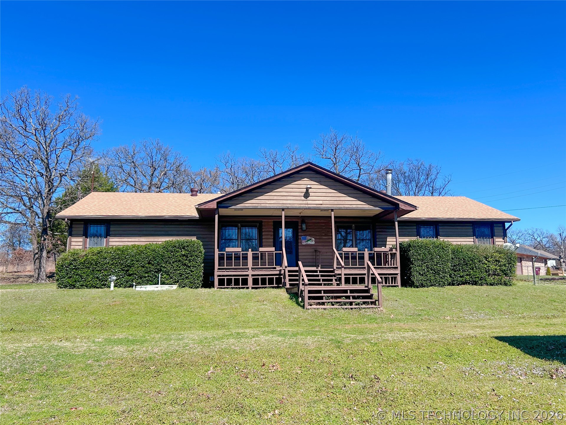 589 Mohawk Drive Property Photo 1