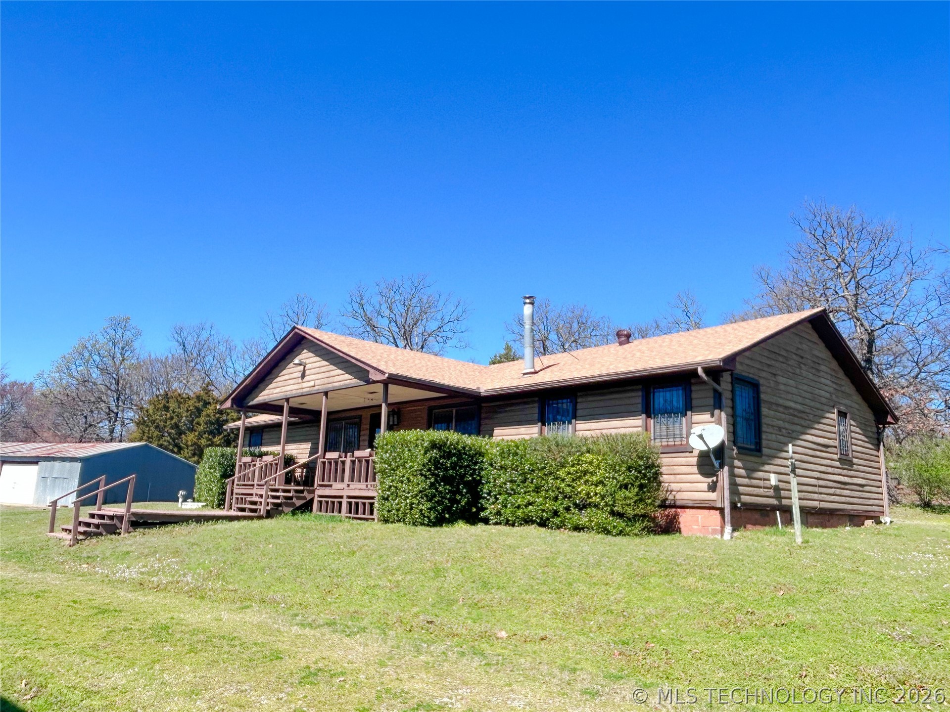 589 Mohawk Drive Property Photo 4