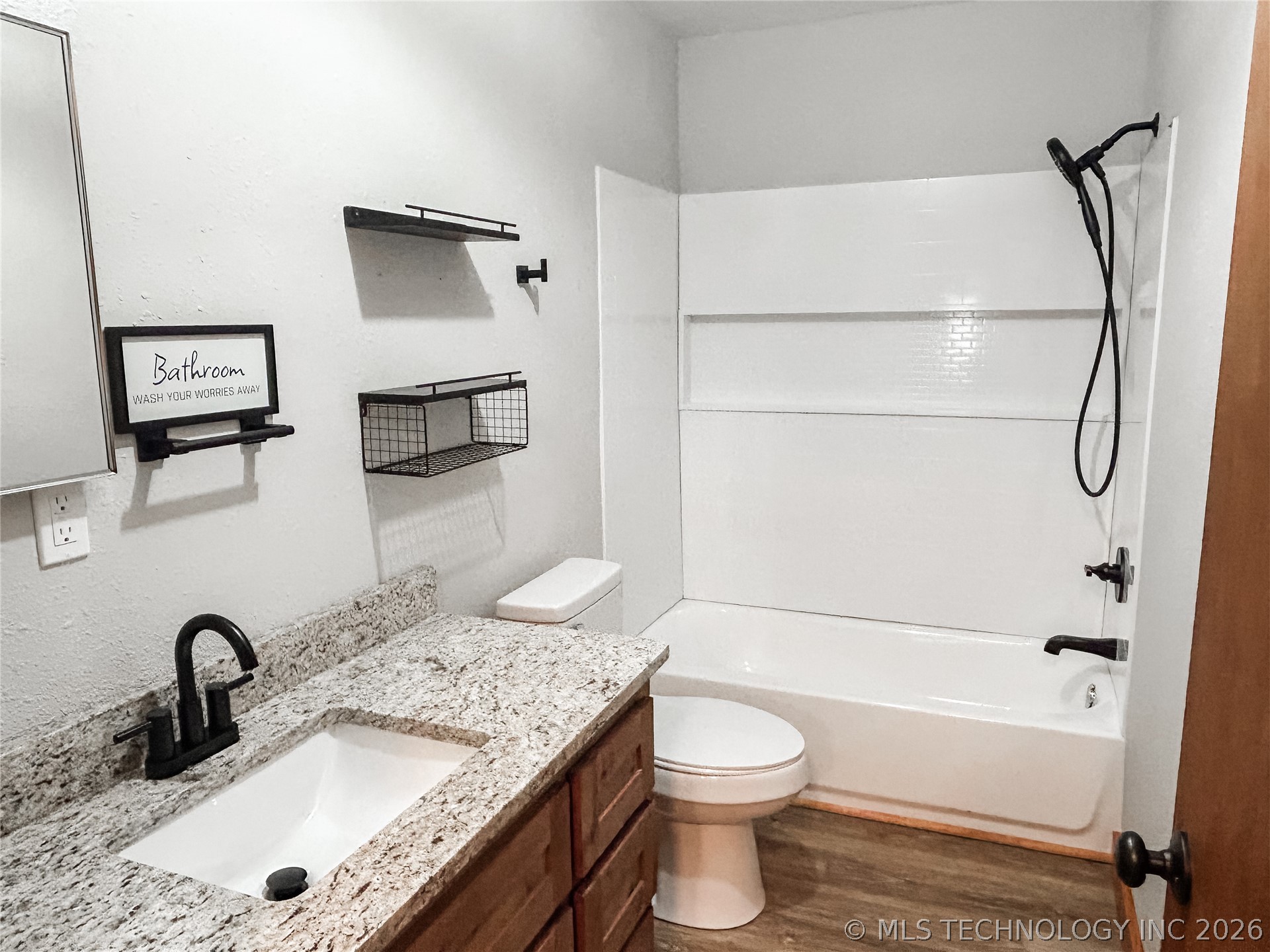 589 Mohawk Drive Property Photo 15