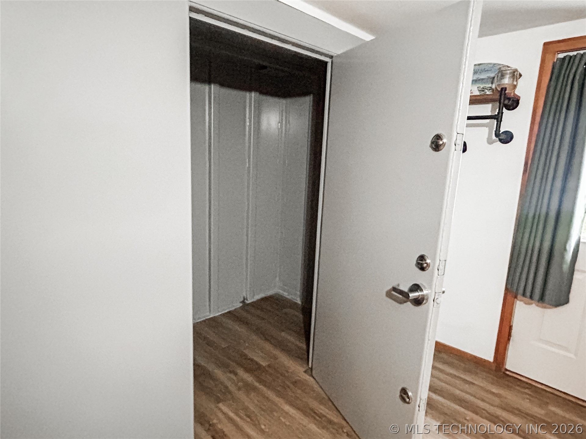 589 Mohawk Drive Property Photo 23