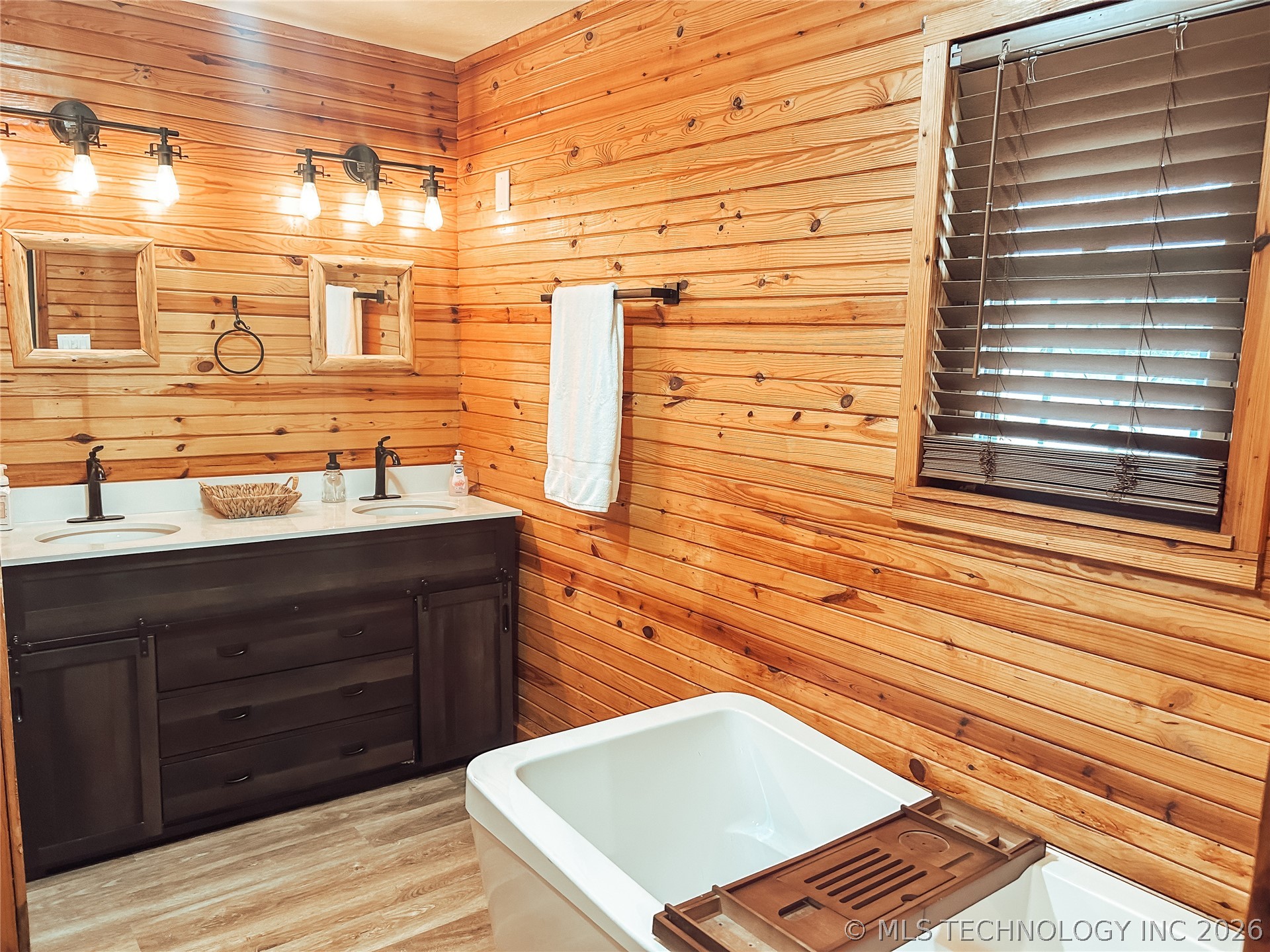 589 Mohawk Drive Property Photo 27
