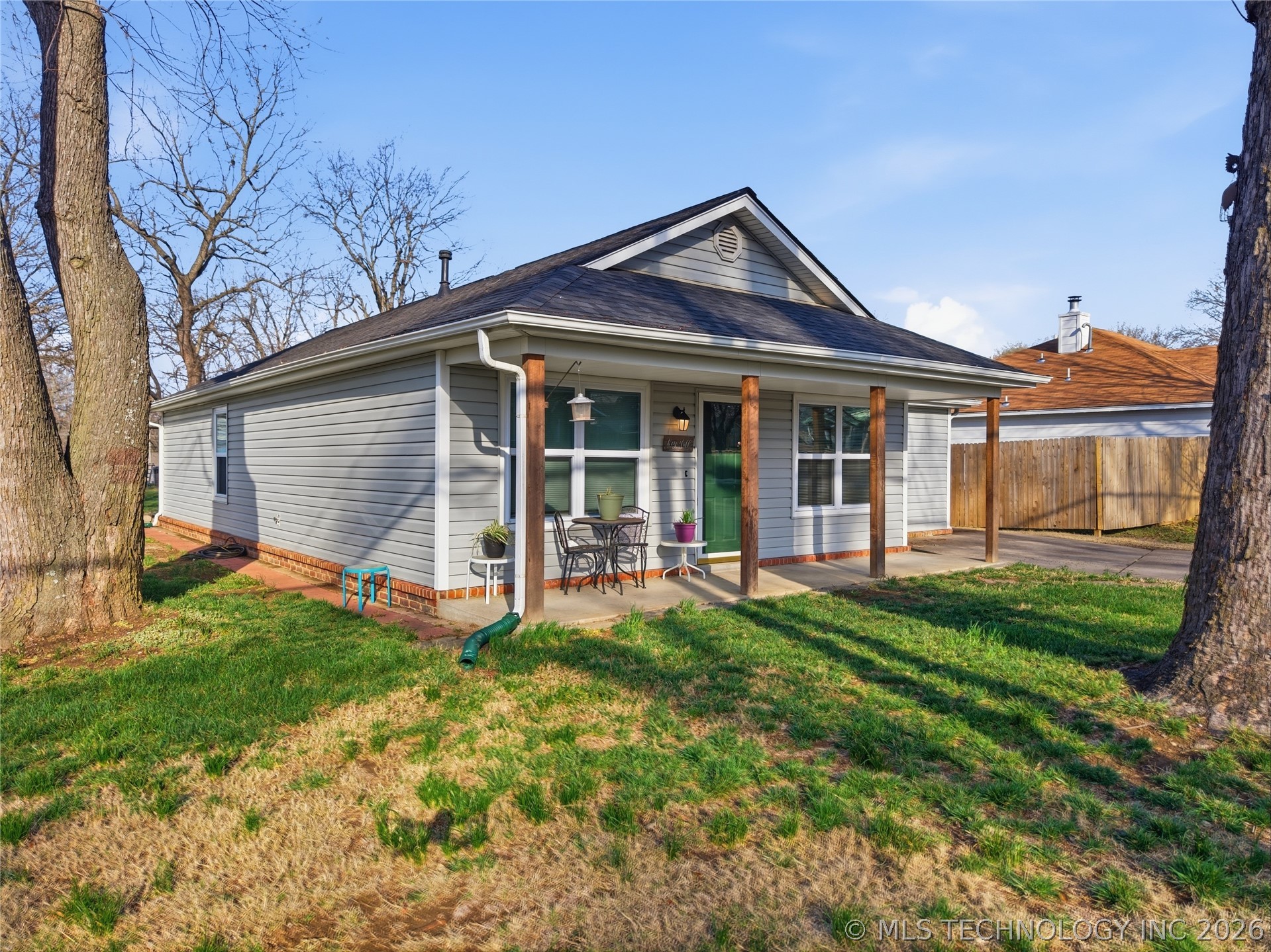 206 S Division Street Property Photo 2