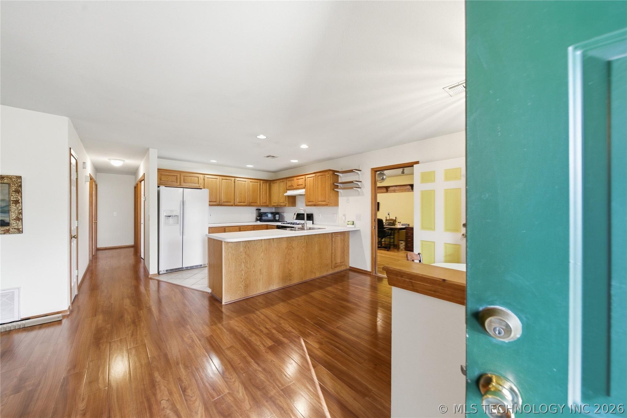 206 S Division Street Property Photo 4