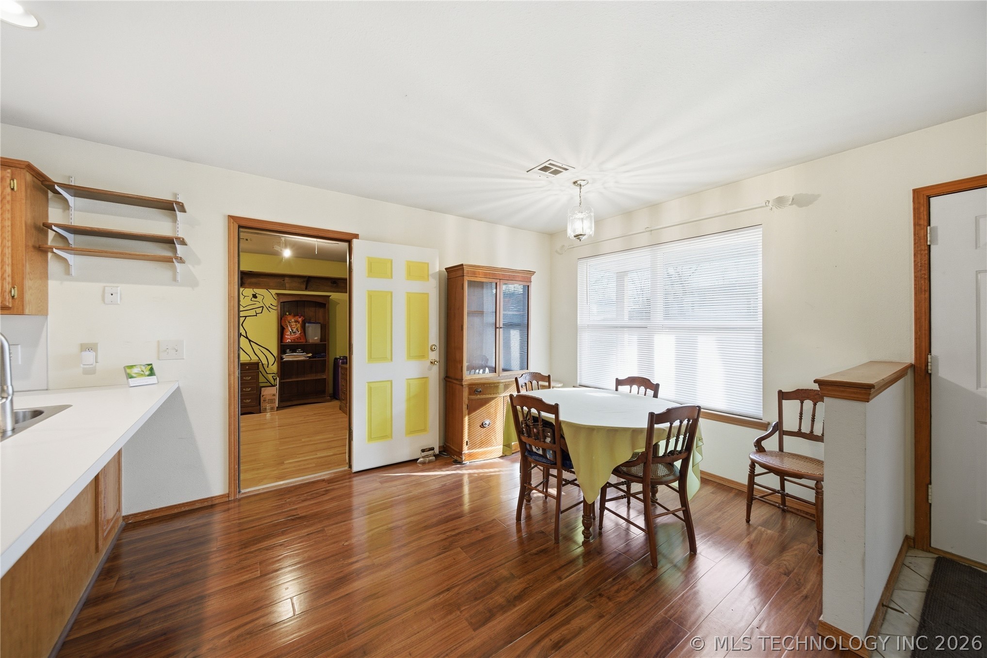 206 S Division Street Property Photo 5