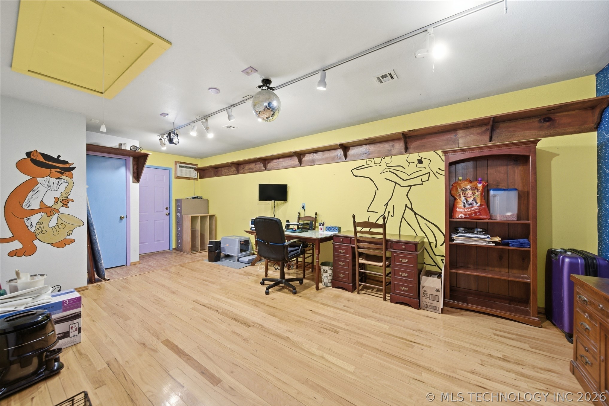 206 S Division Street Property Photo 9