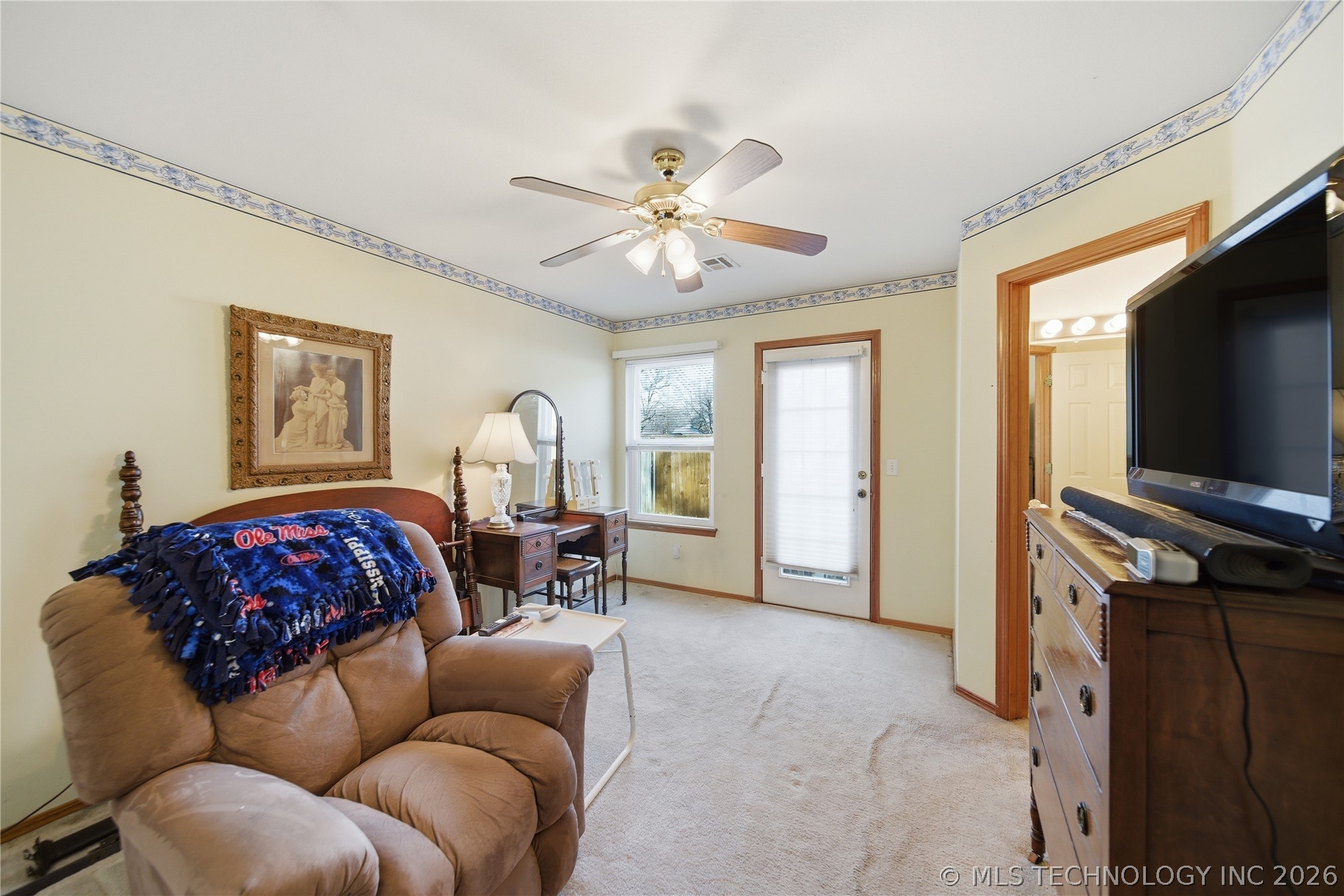 206 S Division Street Property Photo 10