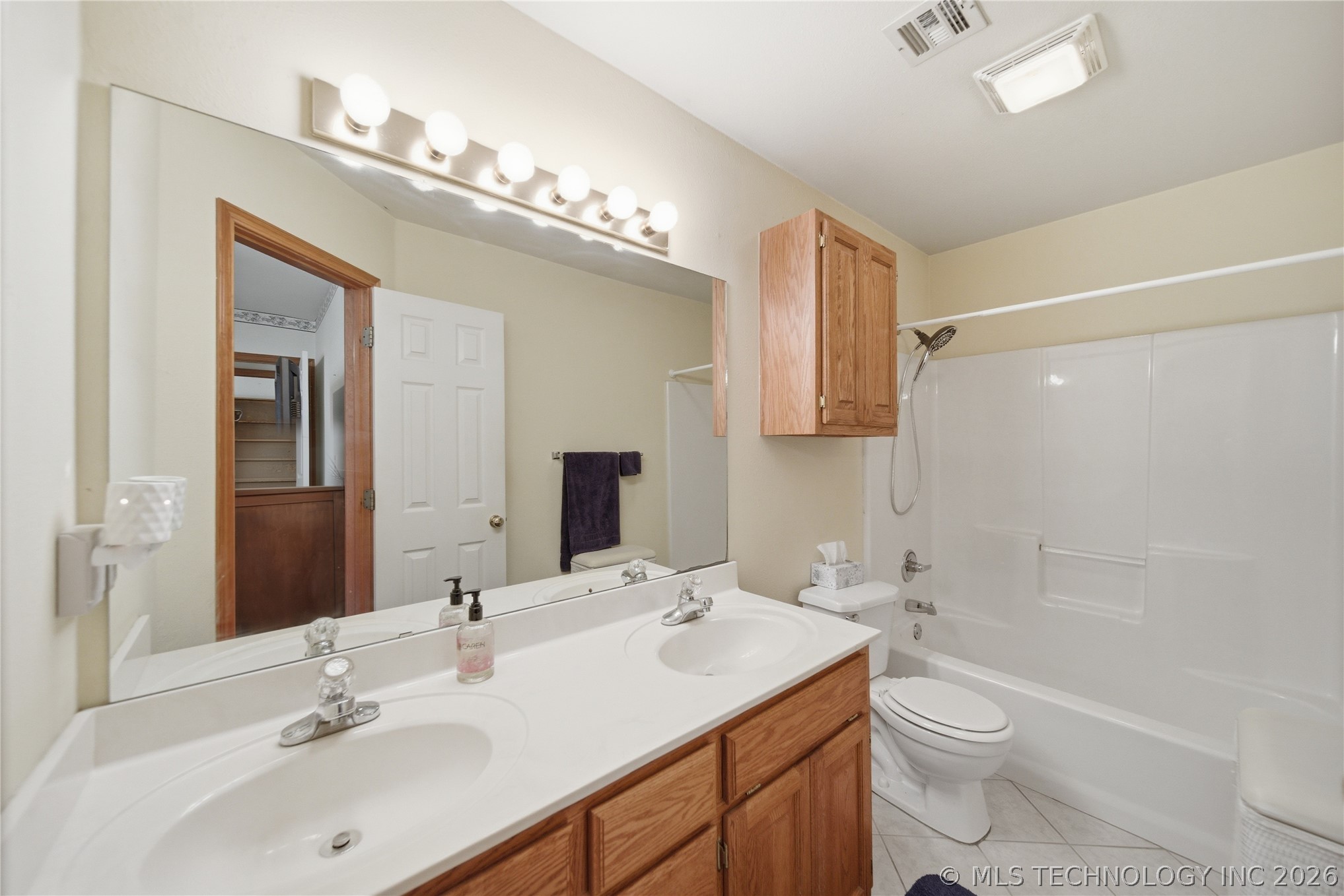 206 S Division Street Property Photo 11
