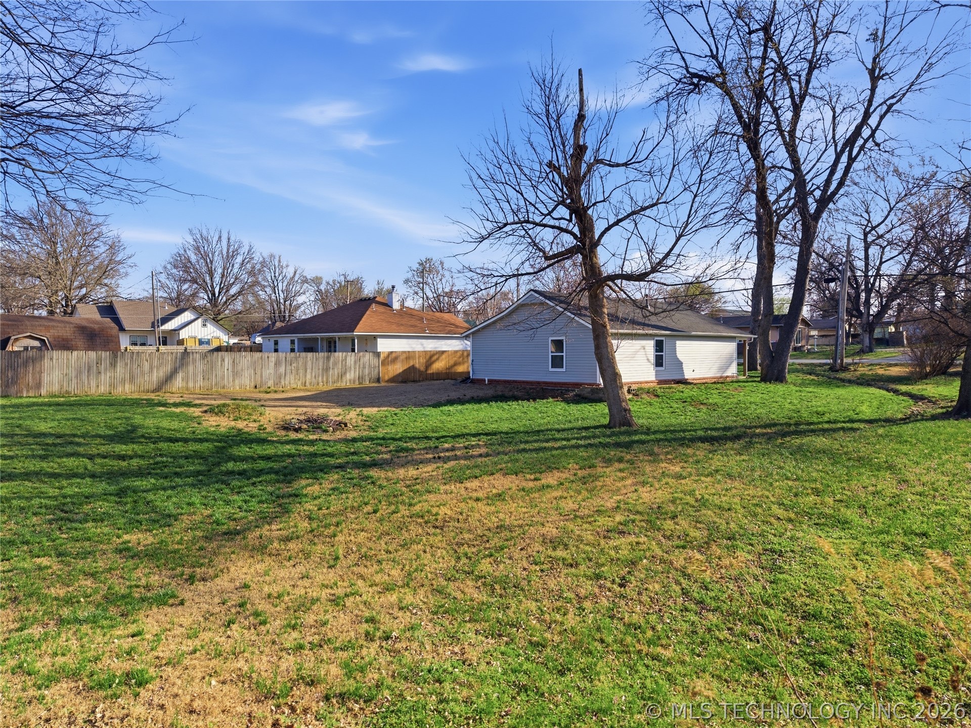 206 S Division Street Property Photo 18