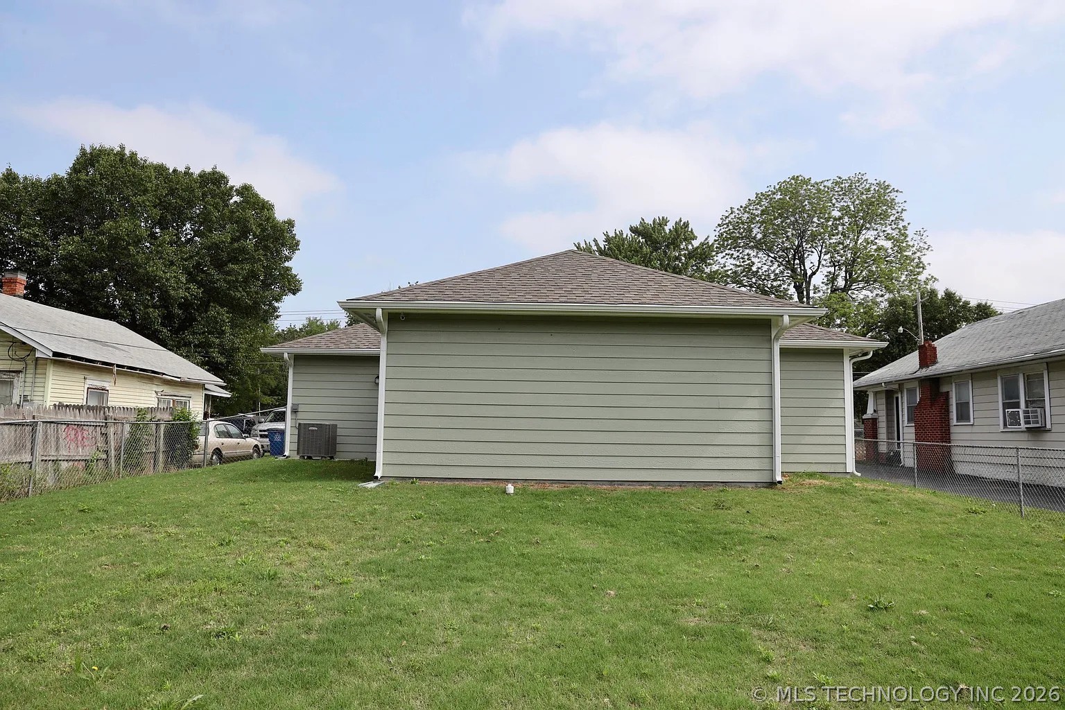 2724 E Archer Street Property Photo 16