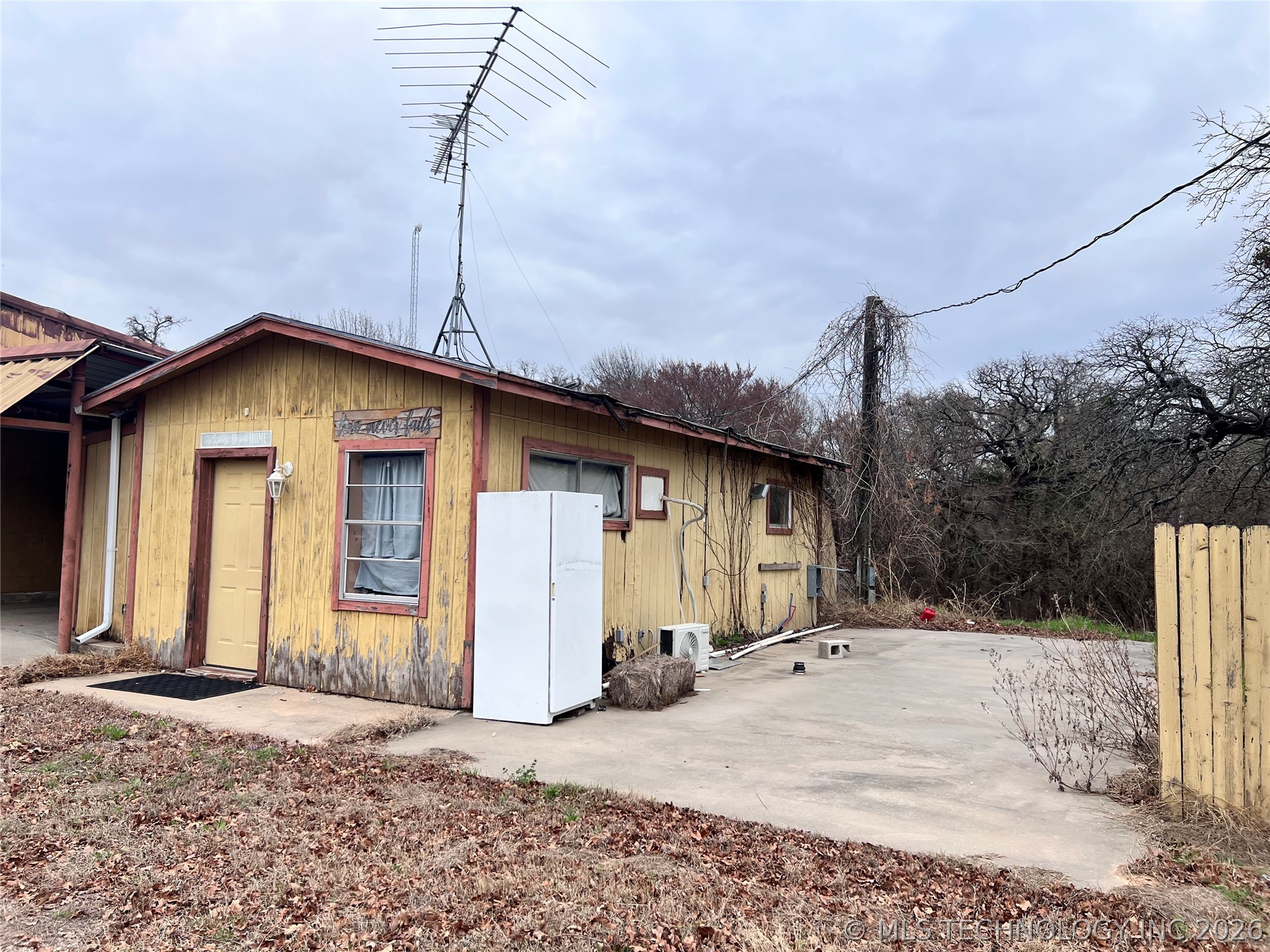 5268 S Highway 377 Property Photo 9