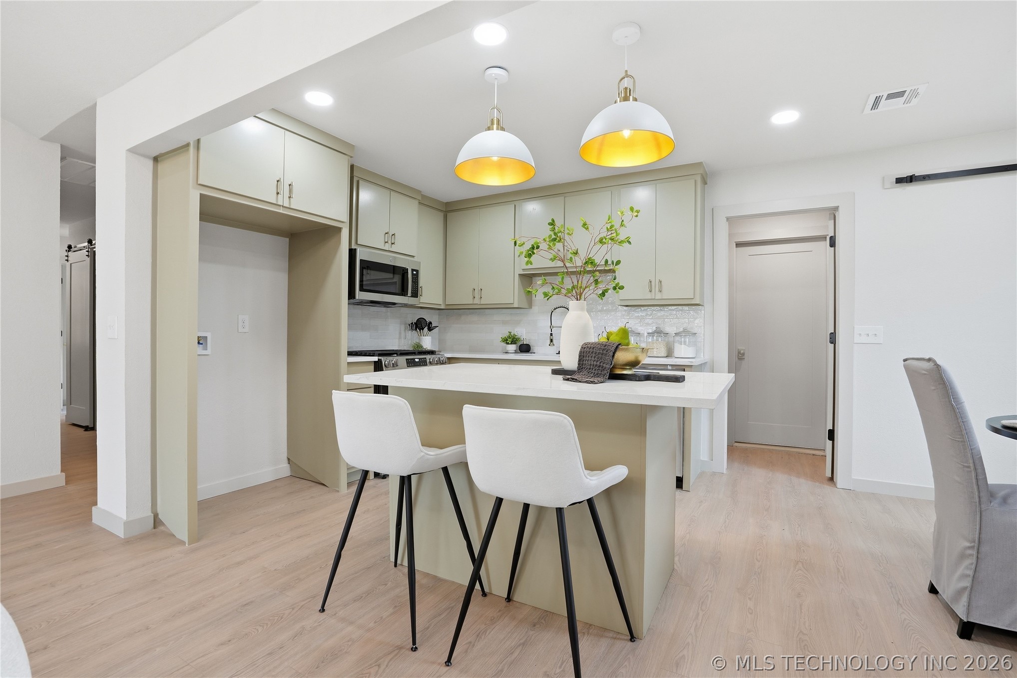 1122 S Division Street Property Photo 12