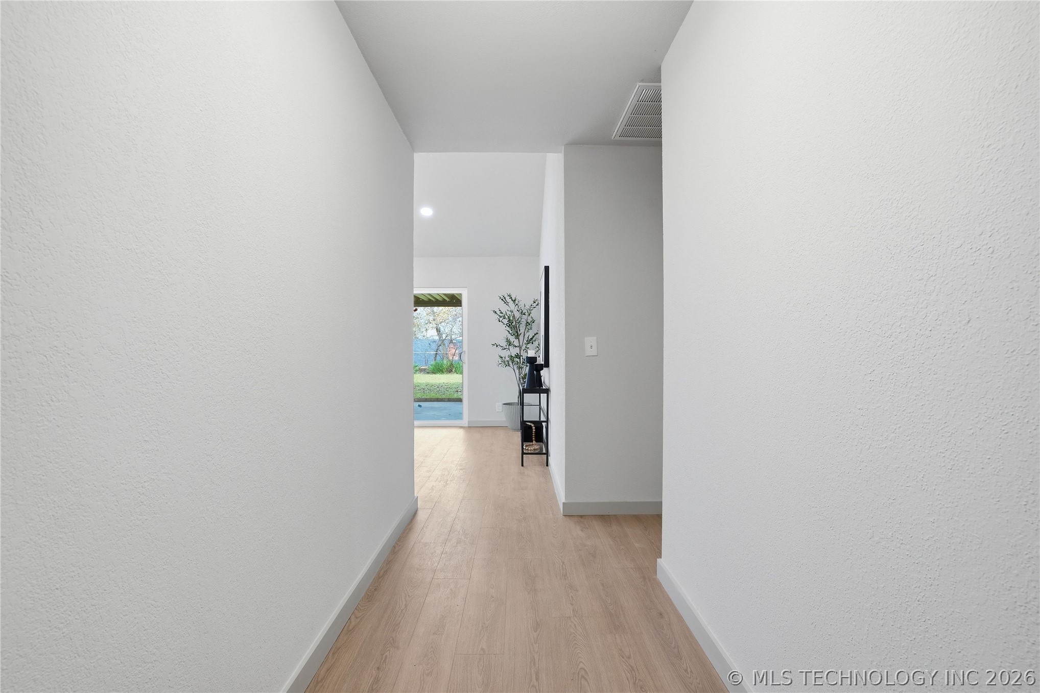 1122 S Division Street Property Photo 23