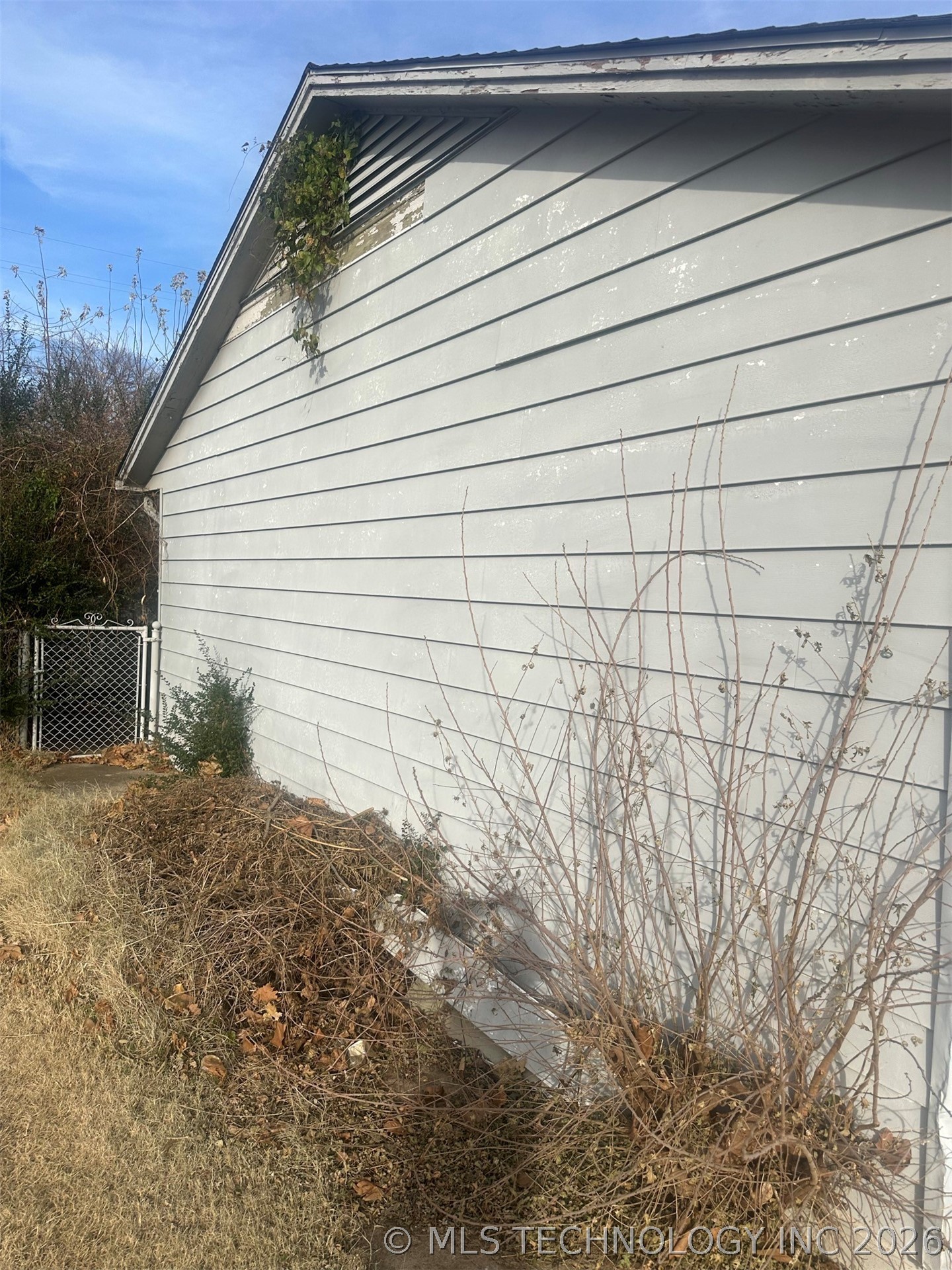 5807 E 22nd Place Property Photo 2