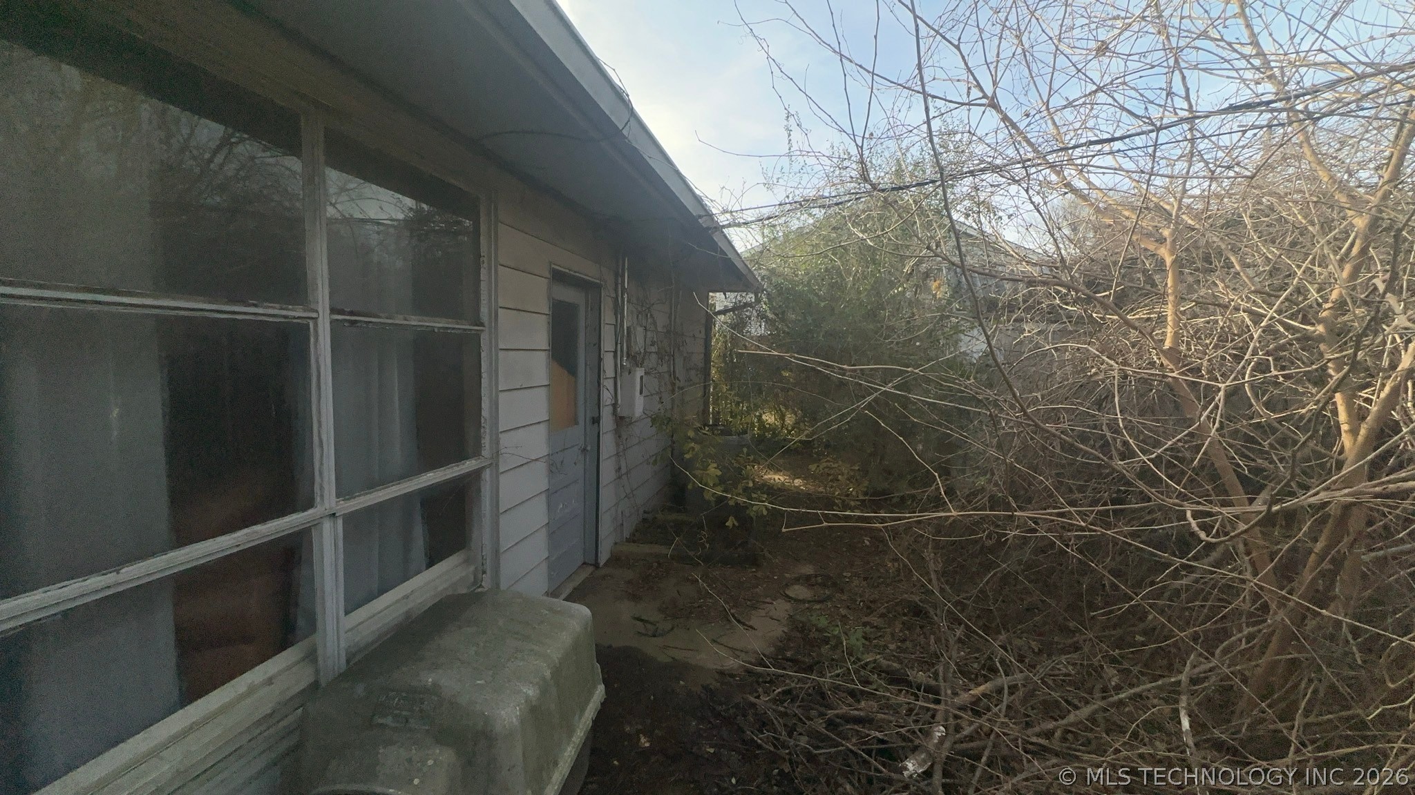 5807 E 22nd Place Property Photo 4