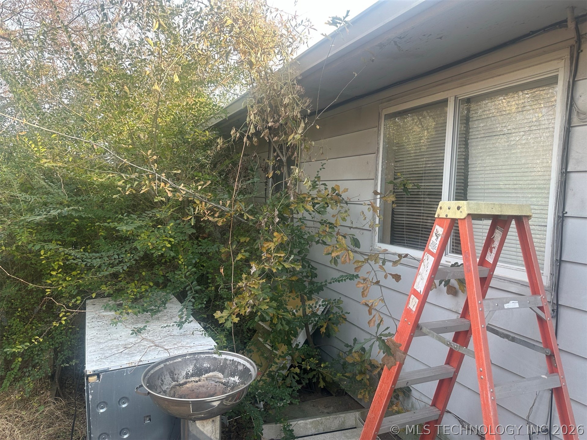 5807 E 22nd Place Property Photo 6