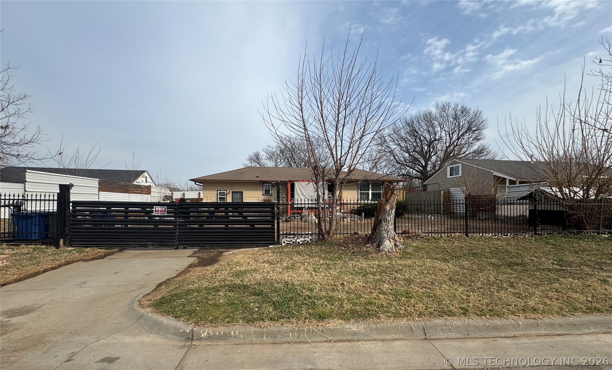 1849 N Jamestown Avenue Property Photo 1