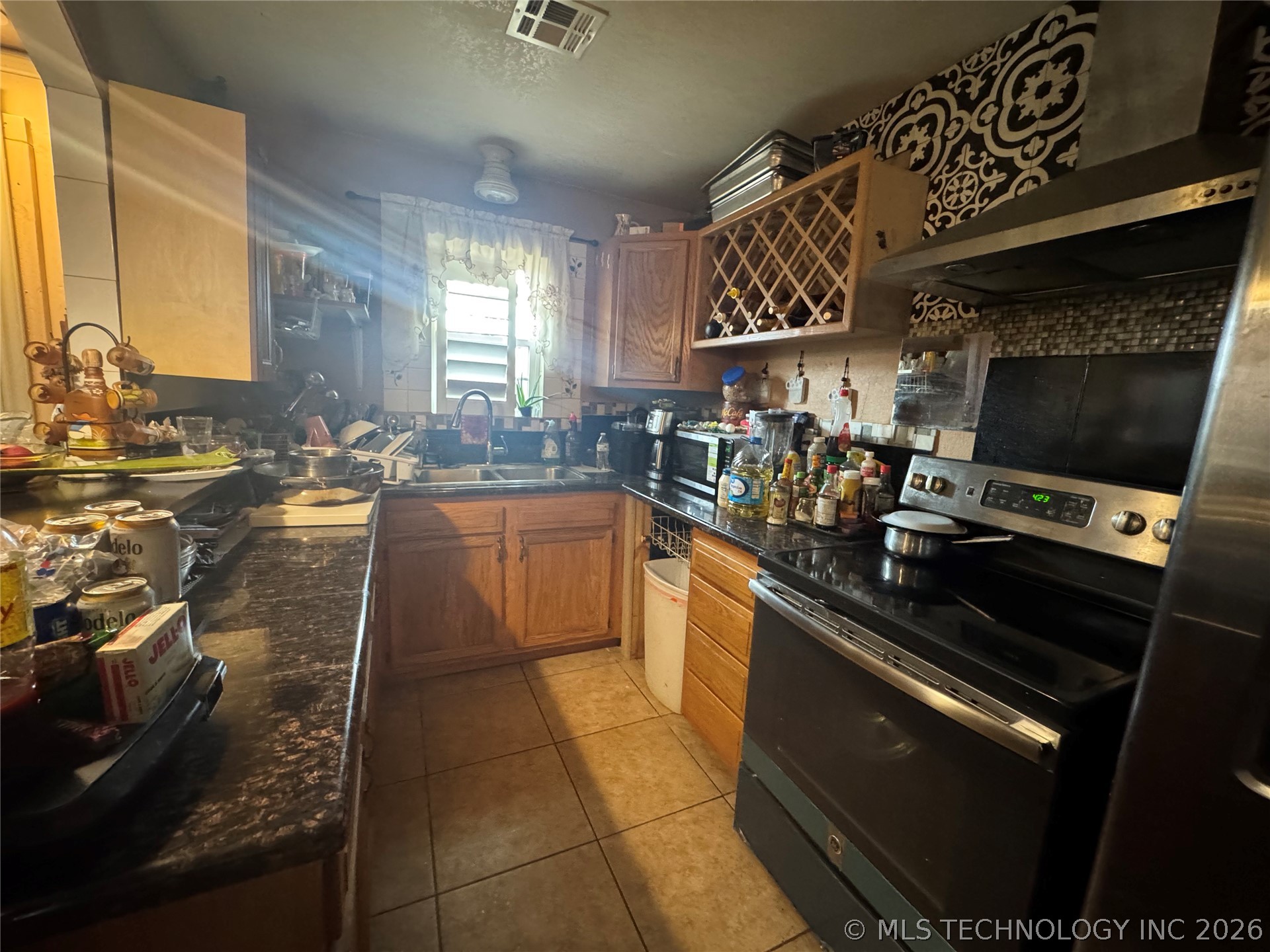 1849 N Jamestown Avenue Property Photo 9