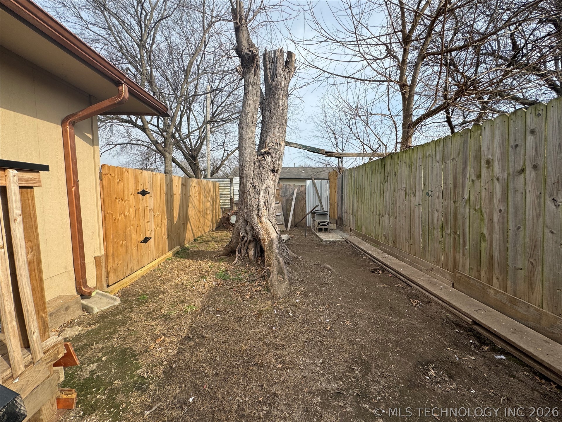 1849 N Jamestown Avenue Property Photo 28