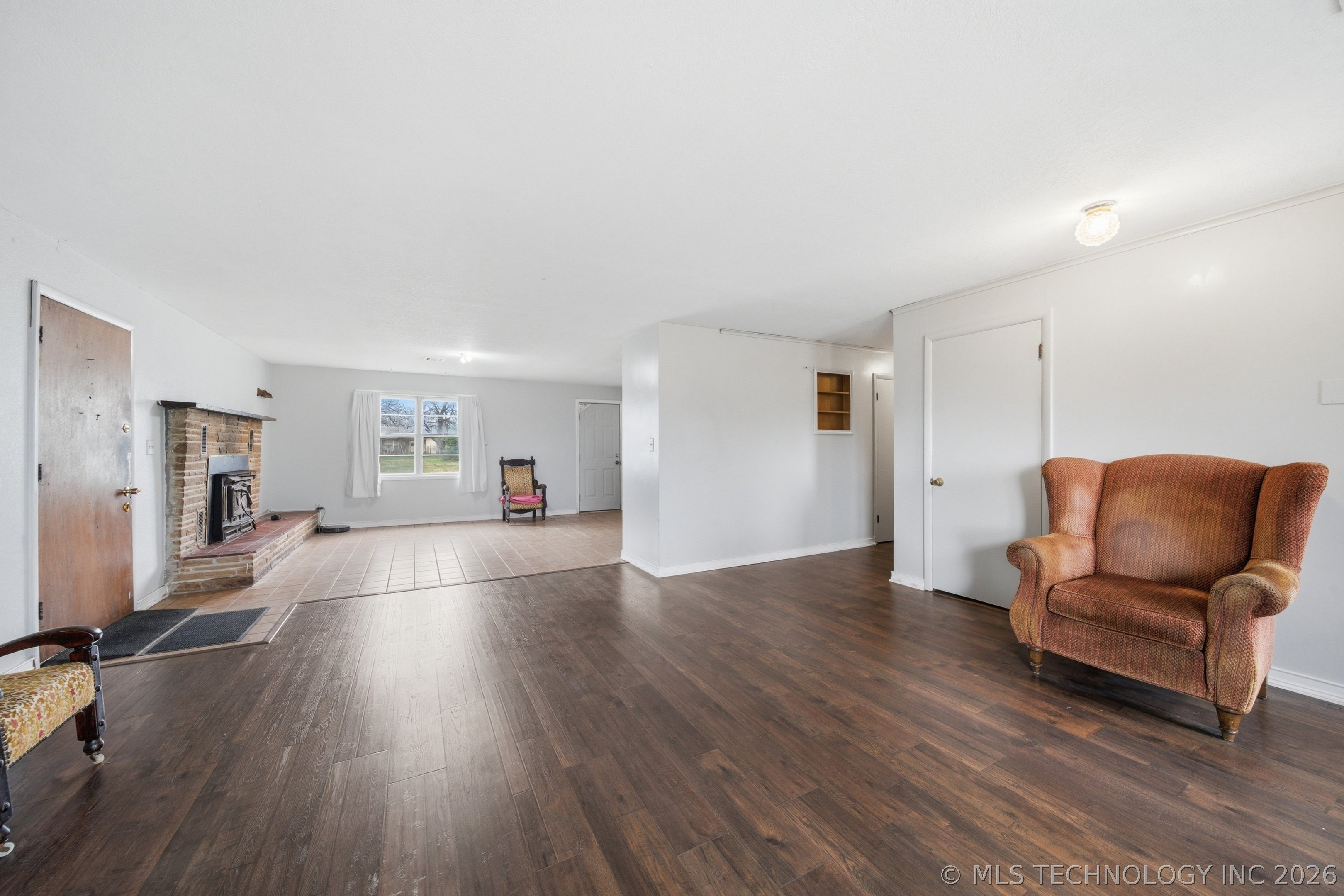 1300 W 3rd Street Property Photo 7