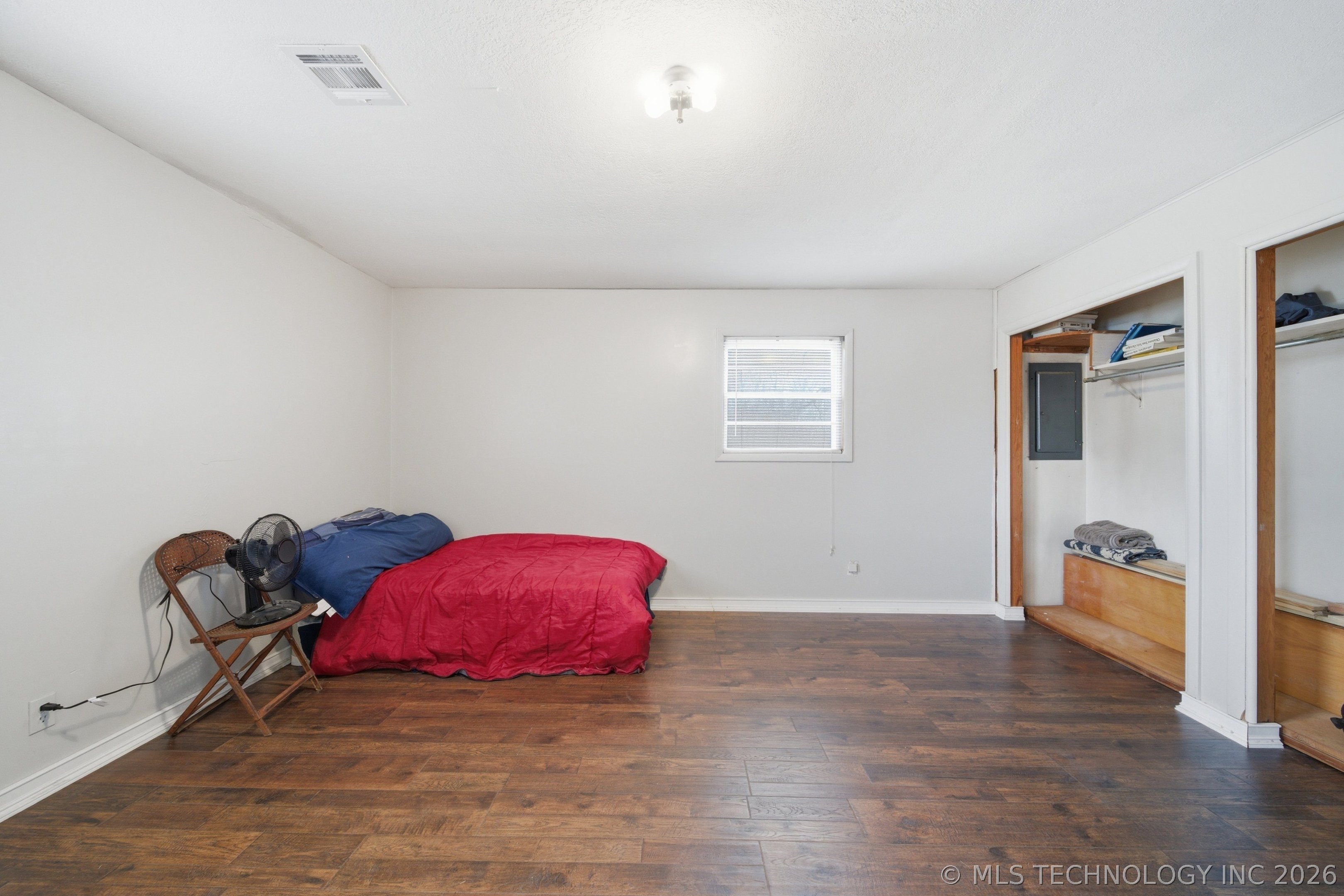 1300 W 3rd Street Property Photo 15