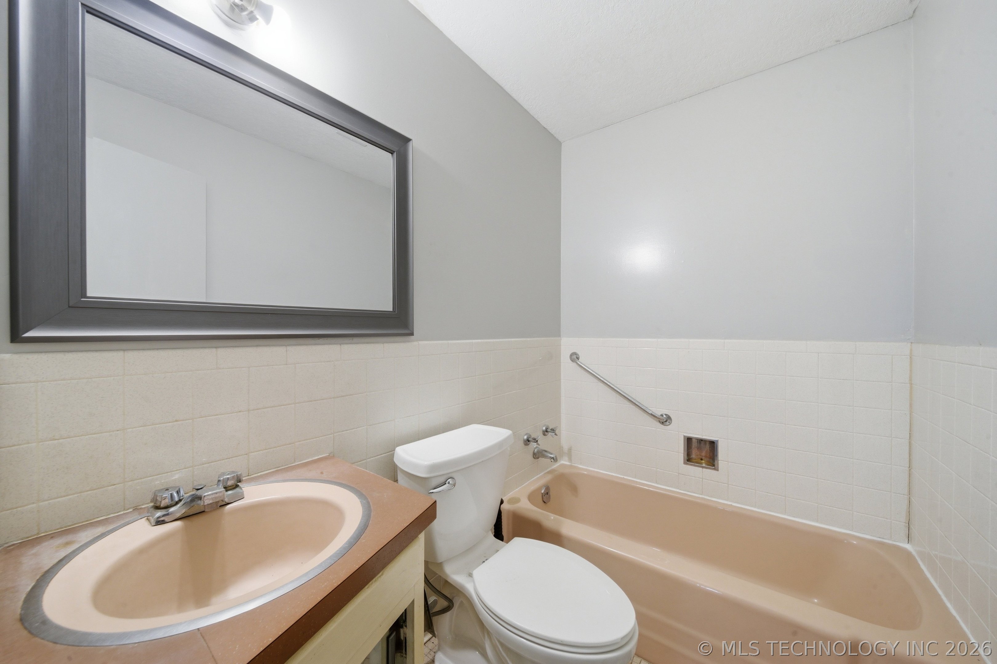 1300 W 3rd Street Property Photo 19