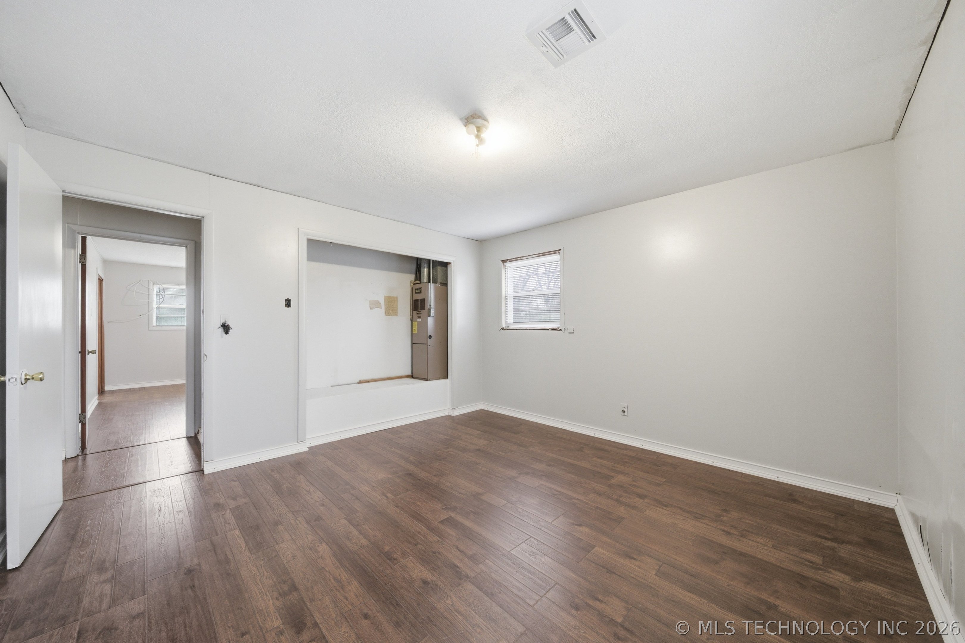 1300 W 3rd Street Property Photo 21