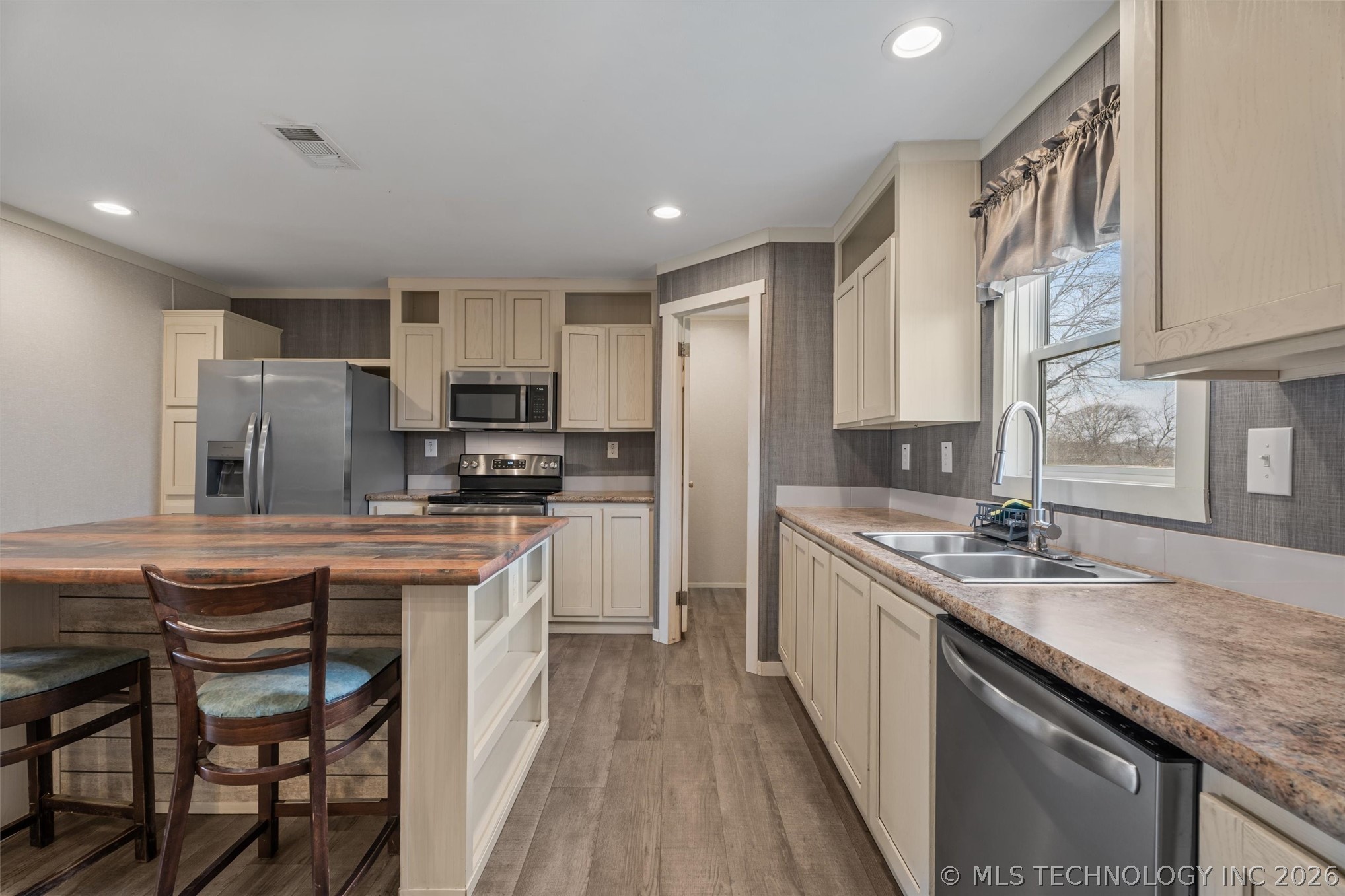 705 1st Street Property Photo 17