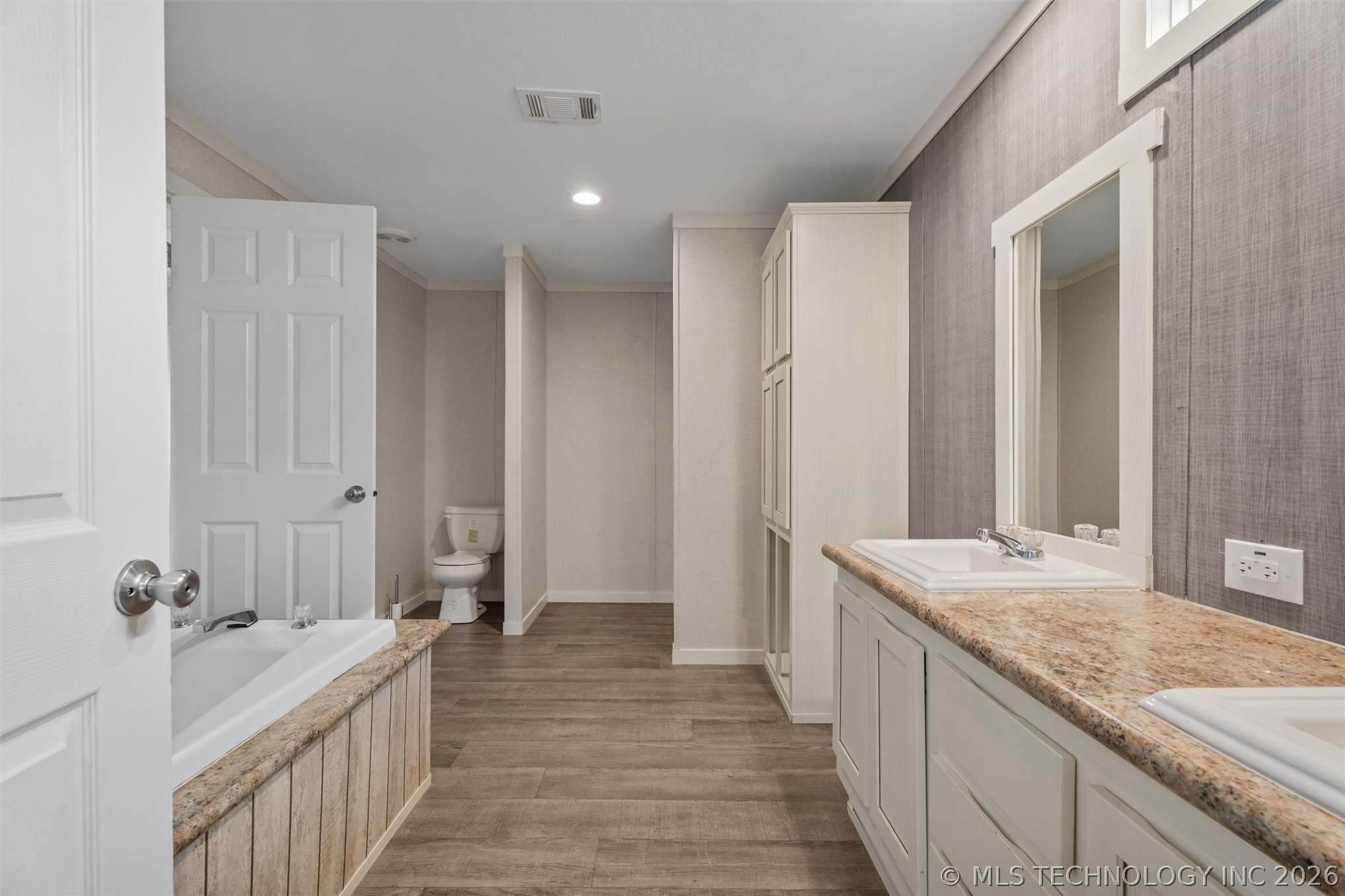 705 1st Street Property Photo 24
