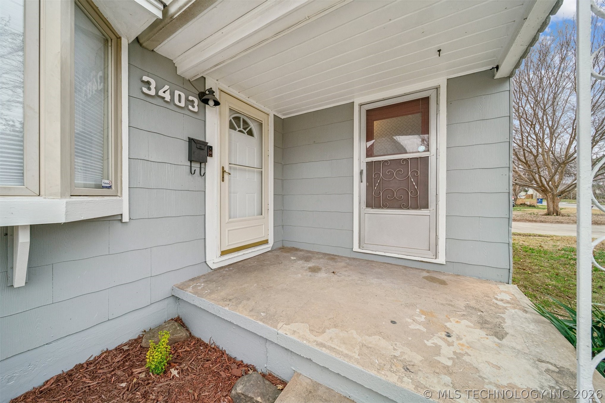 3403 E 13th Street Property Photo 3