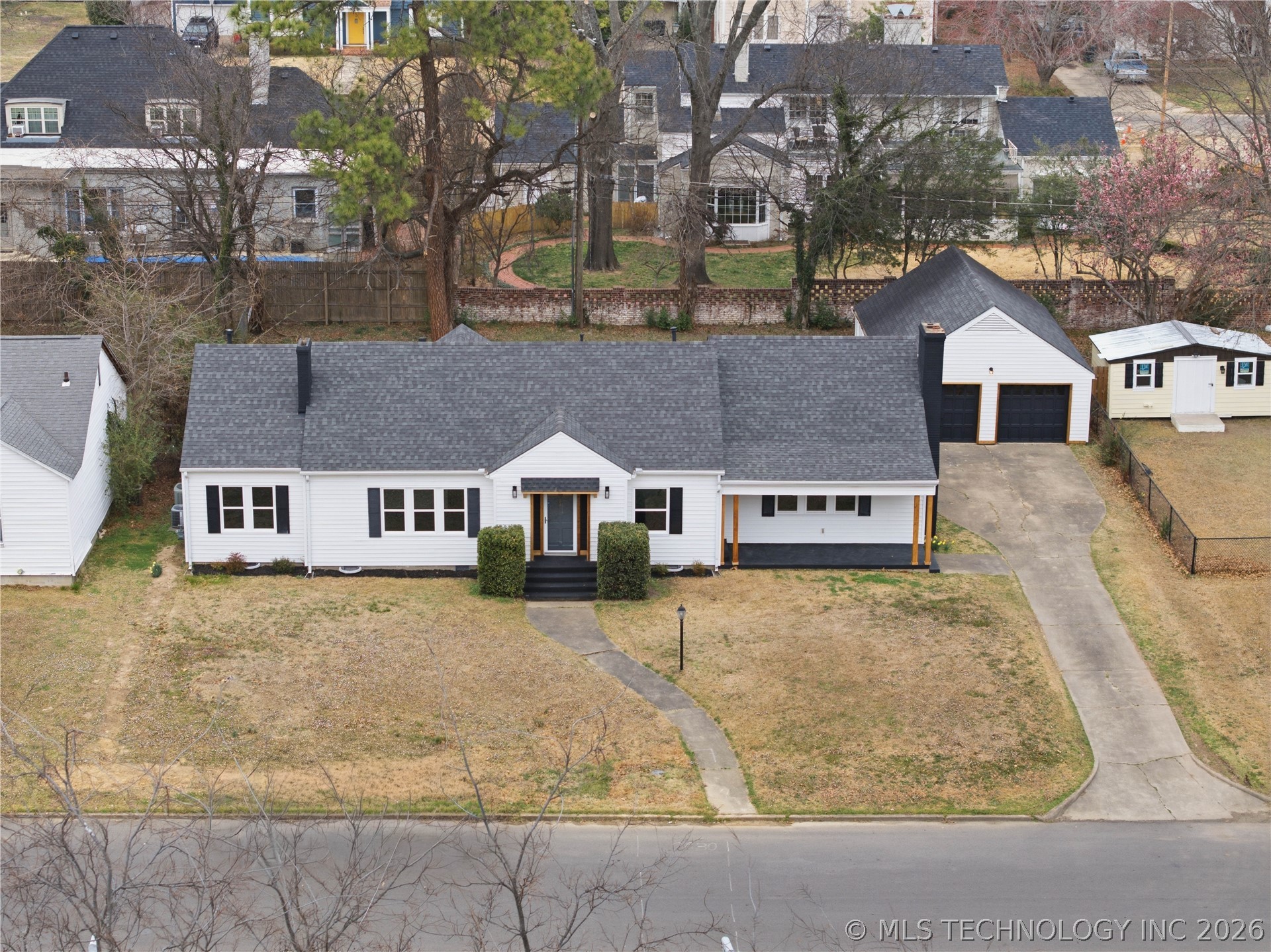 2630 Columbus Avenue Property Photo 4