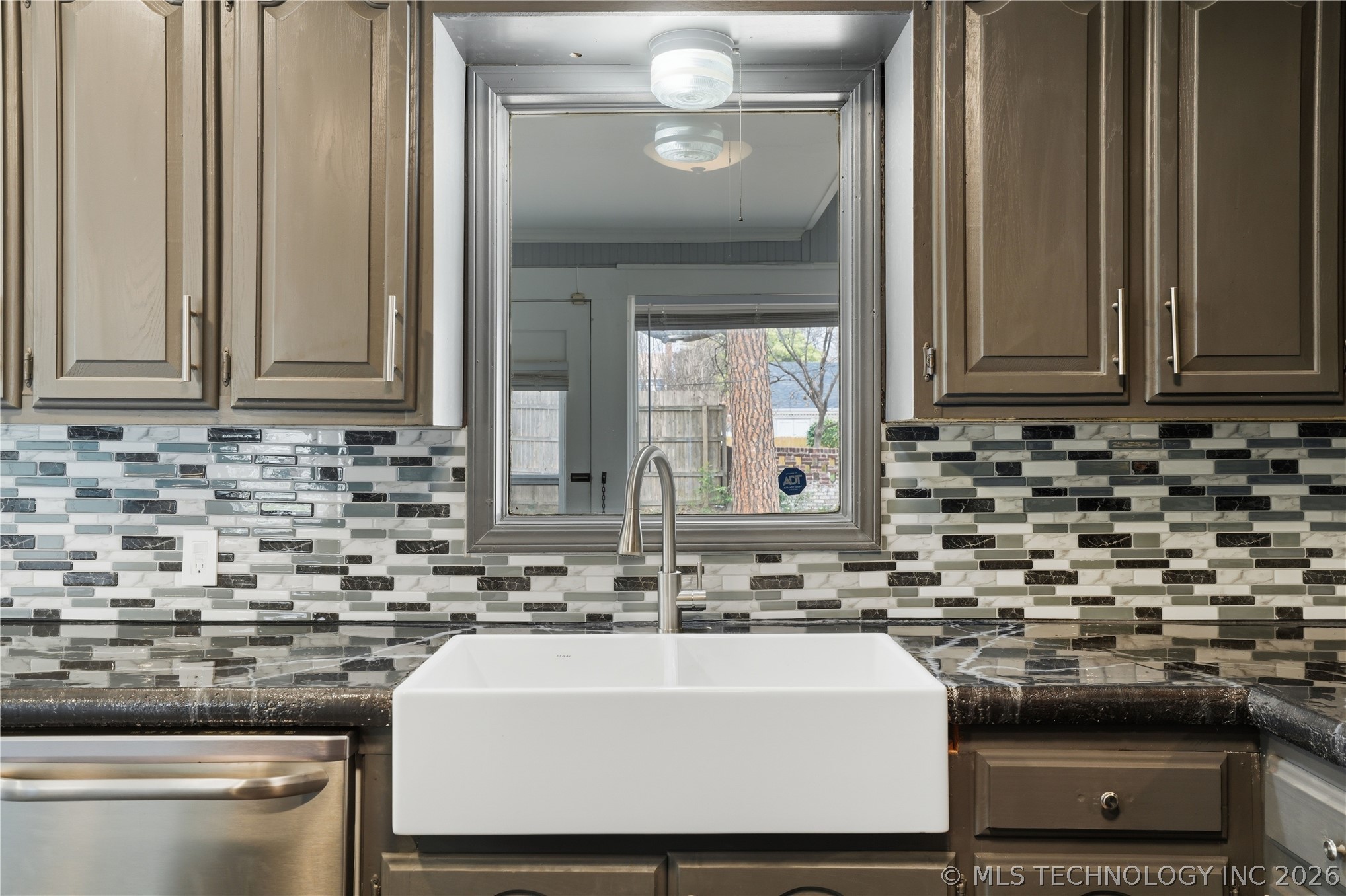 2630 Columbus Avenue Property Photo 17