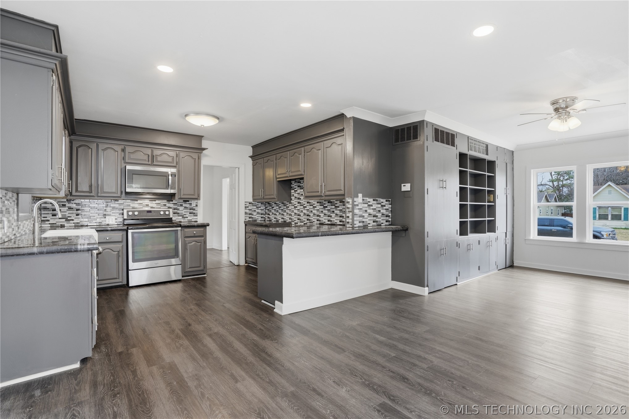 2630 Columbus Avenue Property Photo 18