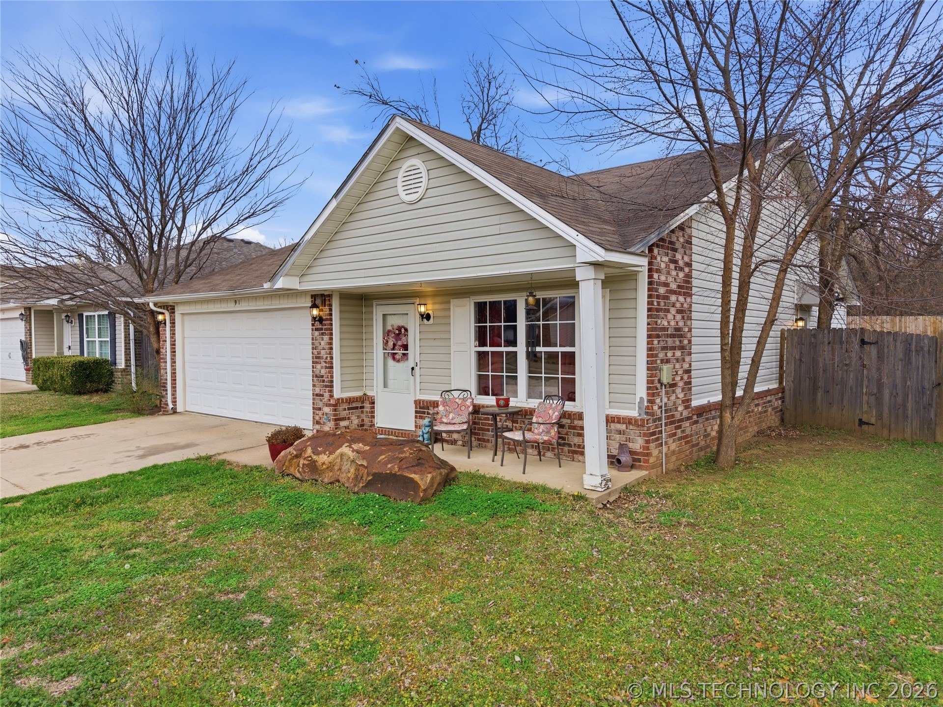 91 E Fairlane Court Property Photo 3