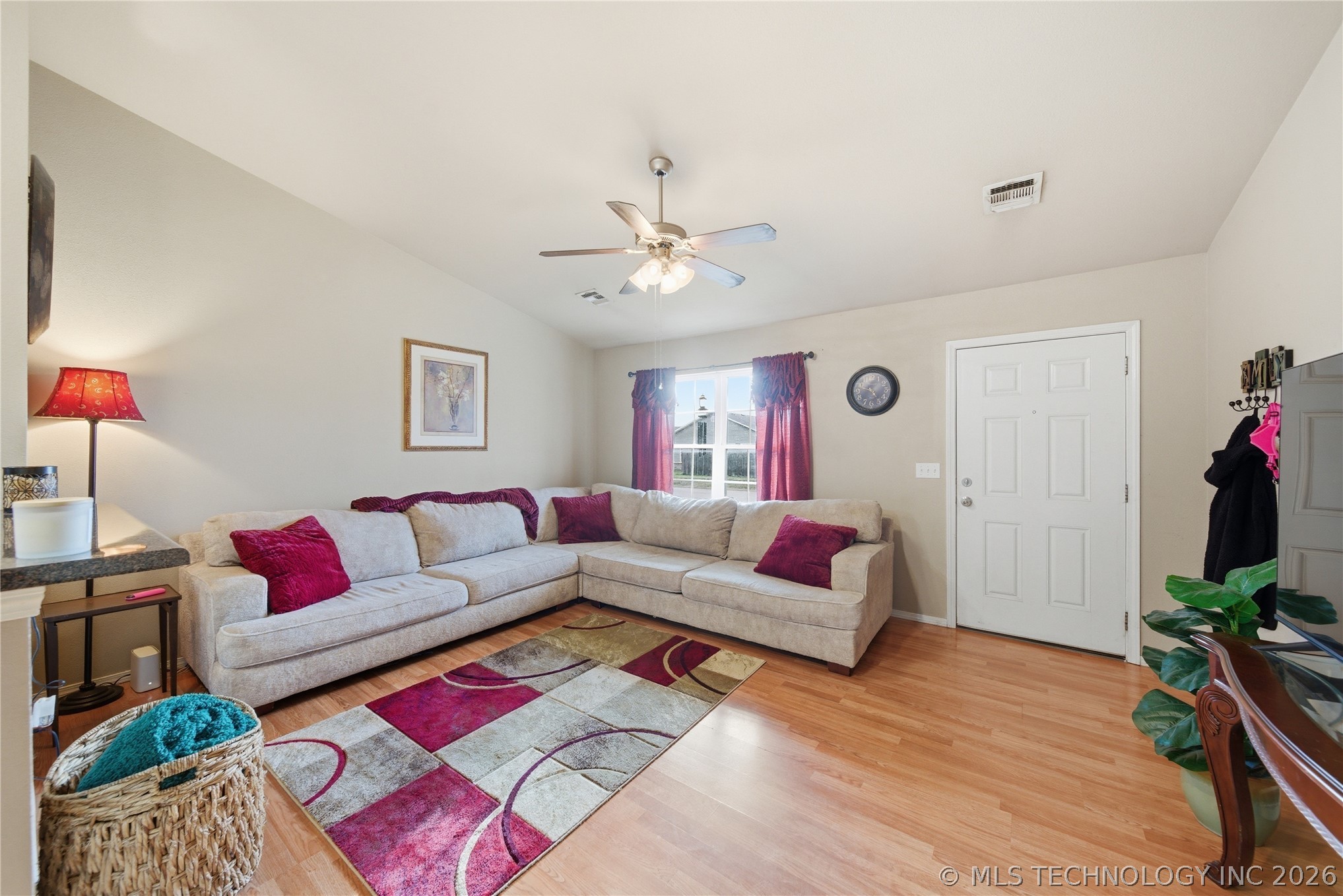 91 E Fairlane Court Property Photo 6