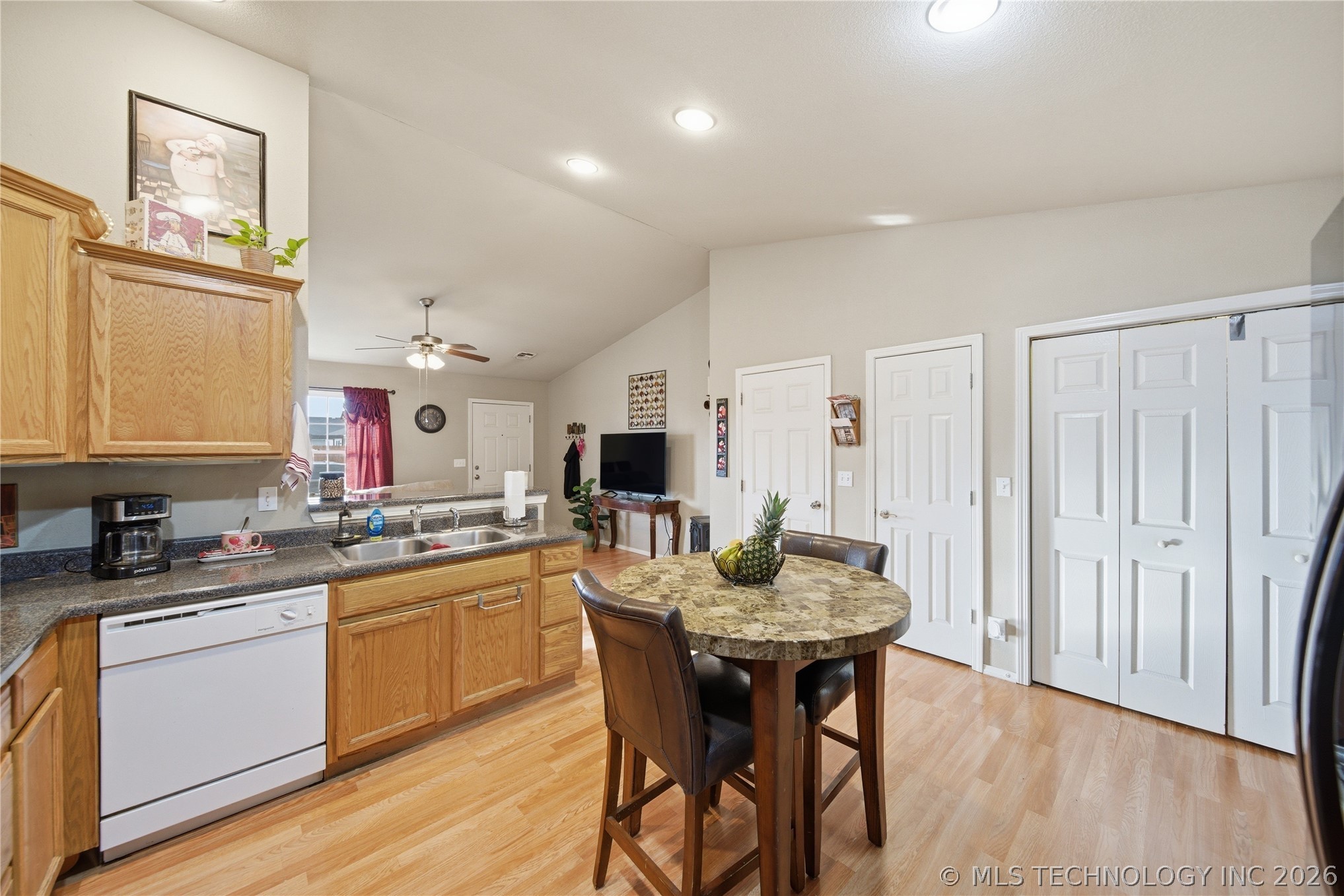 91 E Fairlane Court Property Photo 10