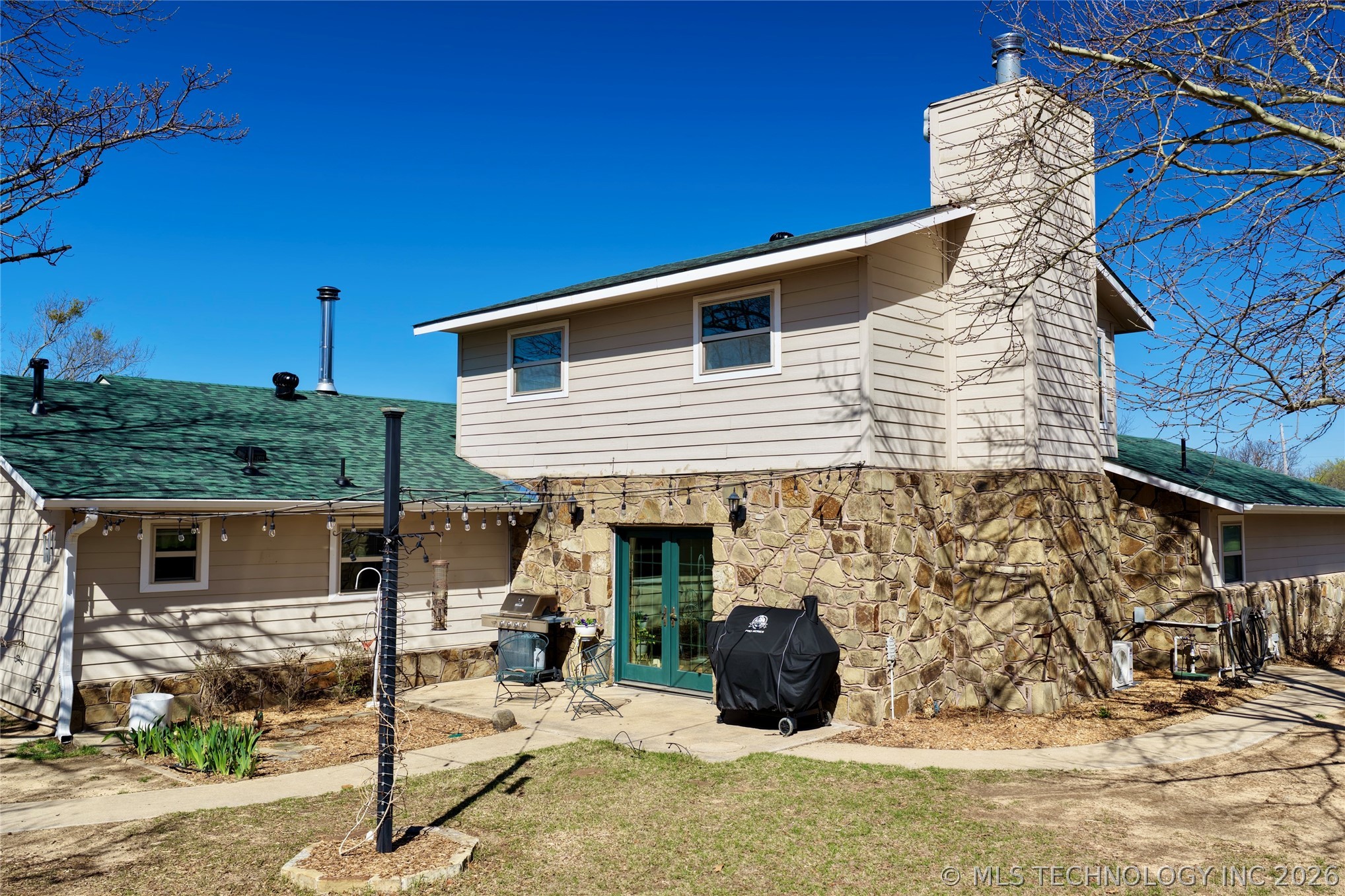 420406 E 1171 Property Photo 2