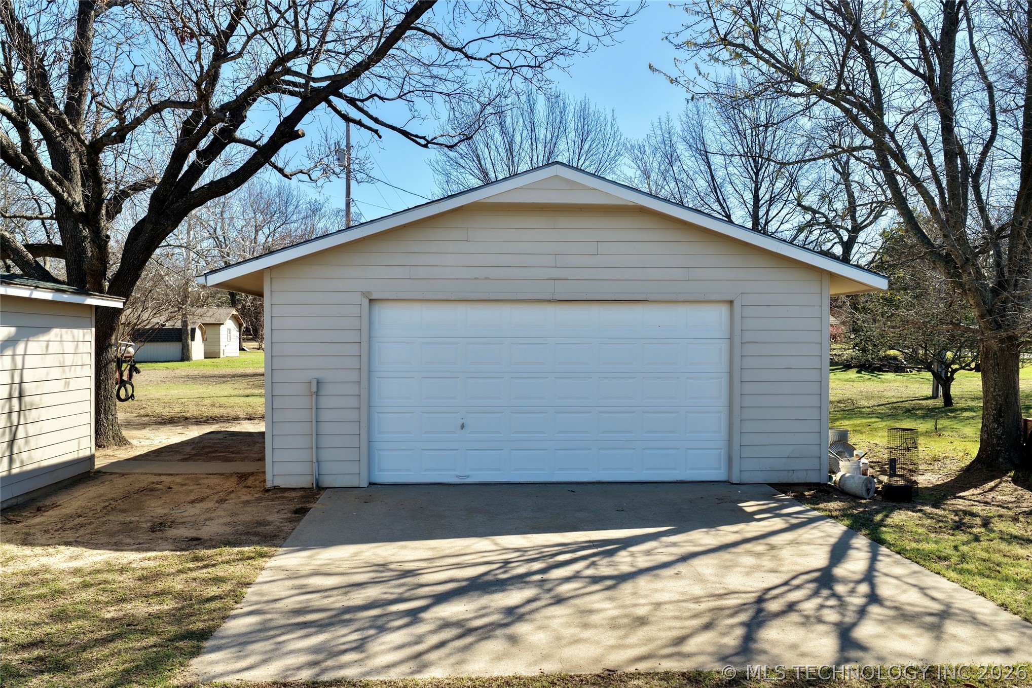 420406 E 1171 Property Photo 6