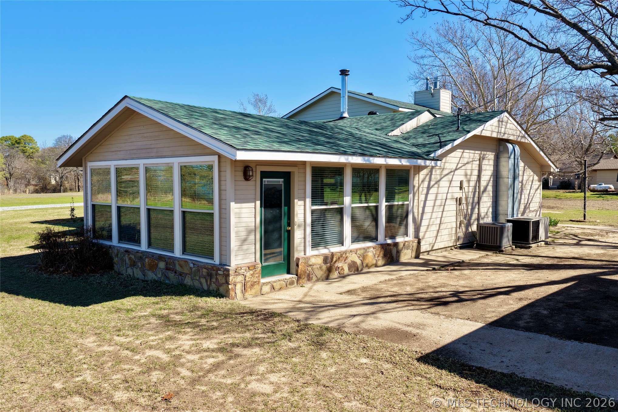 420406 E 1171 Property Photo 11