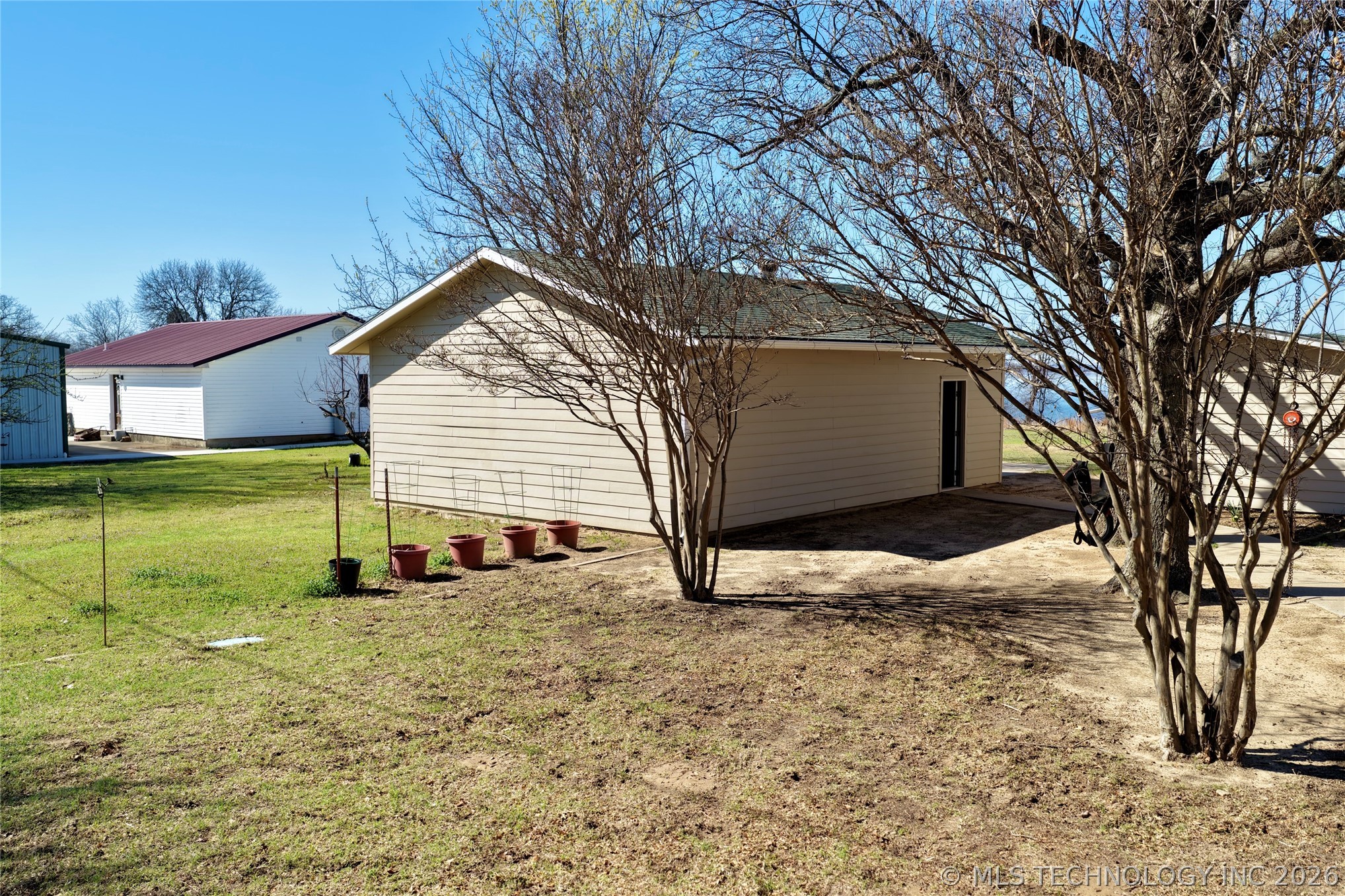 420406 E 1171 Property Photo 18