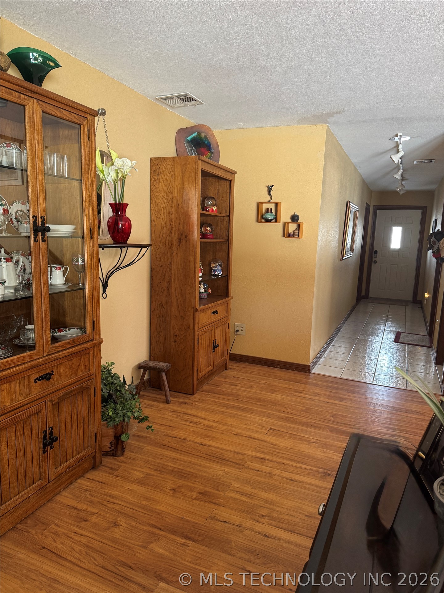 420406 E 1171 Property Photo 24
