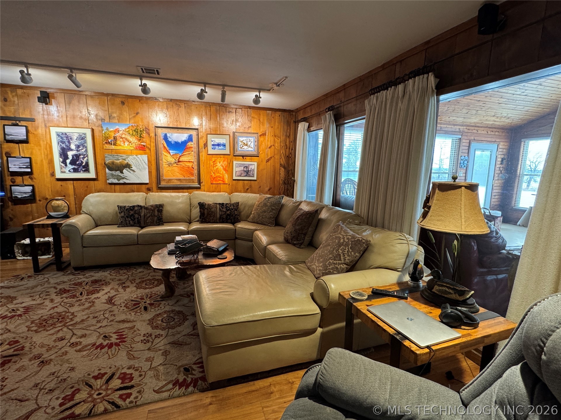 420406 E 1171 Property Photo 27