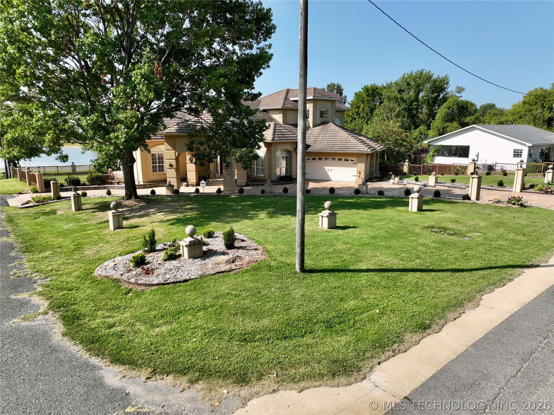 107 N J Street Property Photo 8