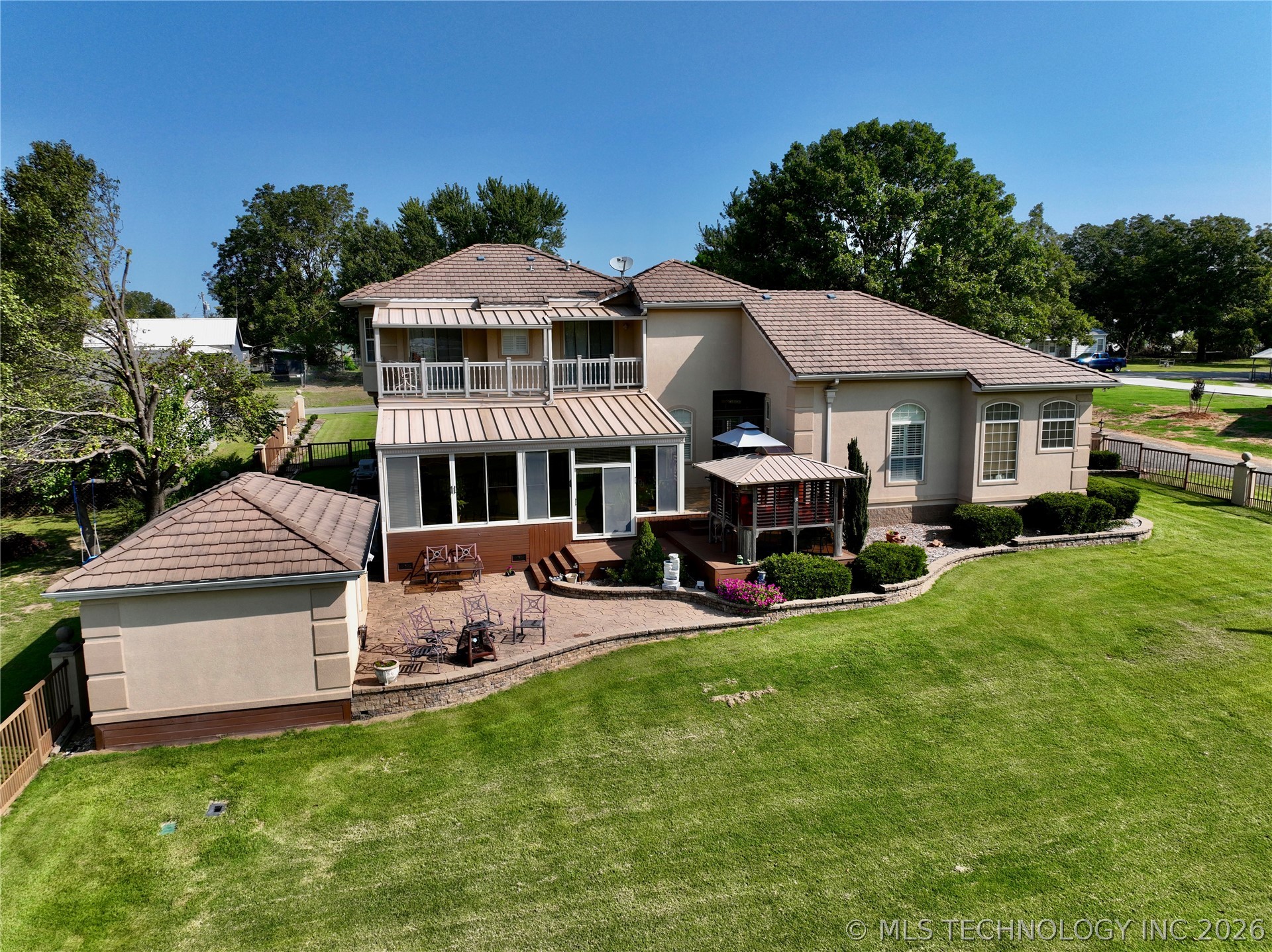 107 N J Street Property Photo 10