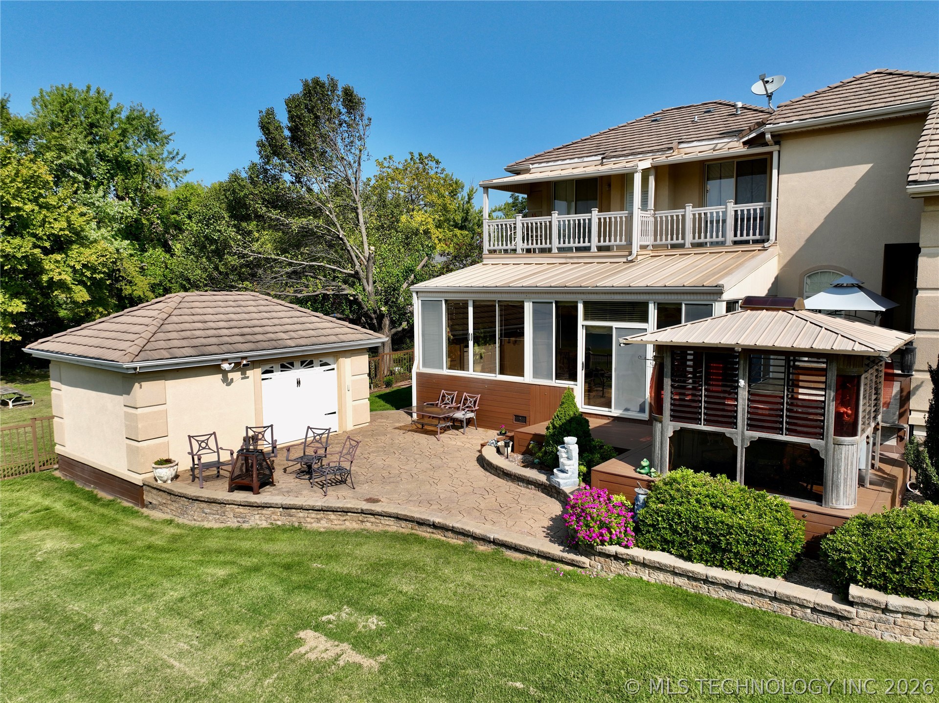 107 N J Street Property Photo 12