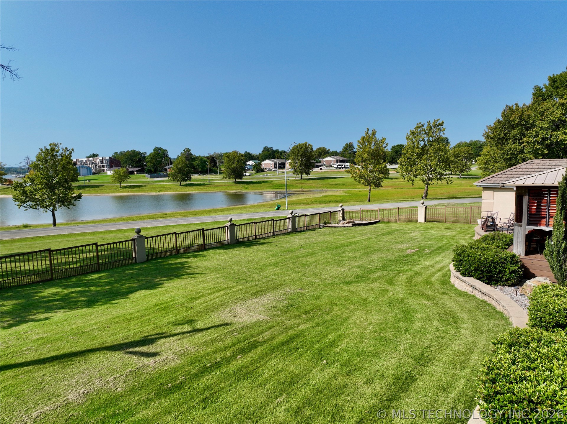 107 N J Street Property Photo 14
