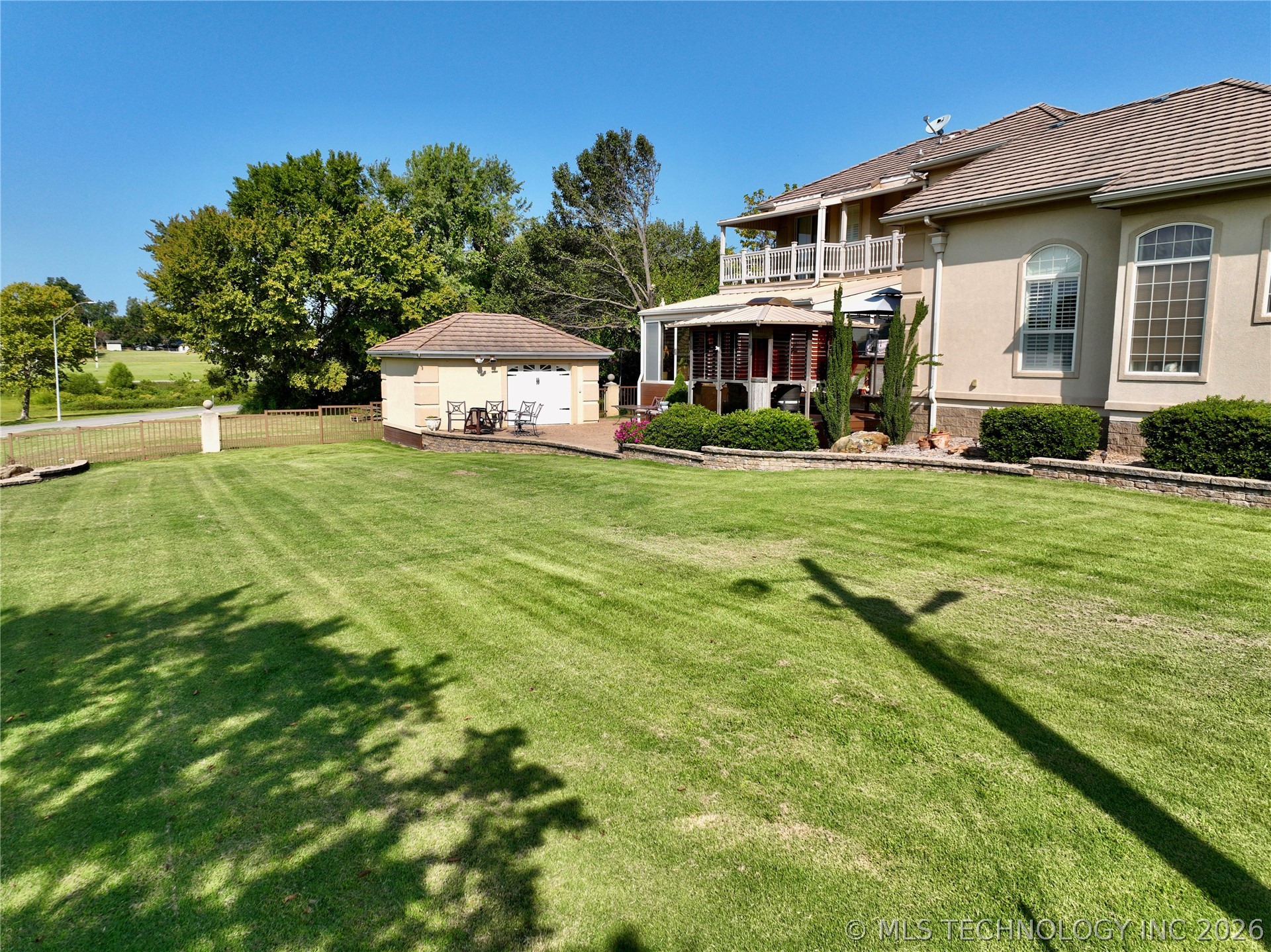 107 N J Street Property Photo 15