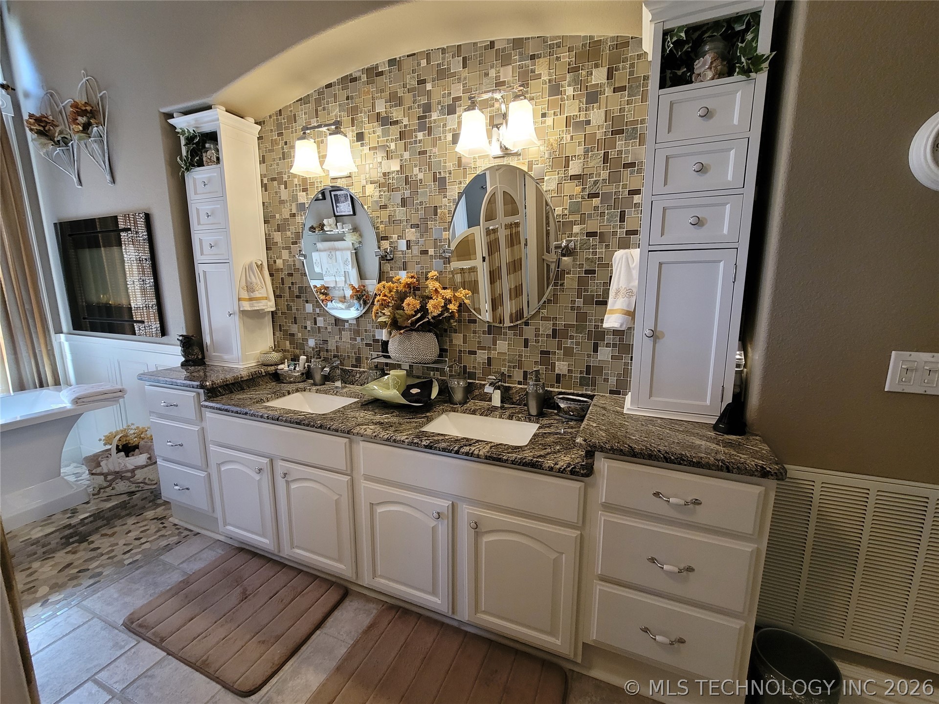 107 N J Street Property Photo 51